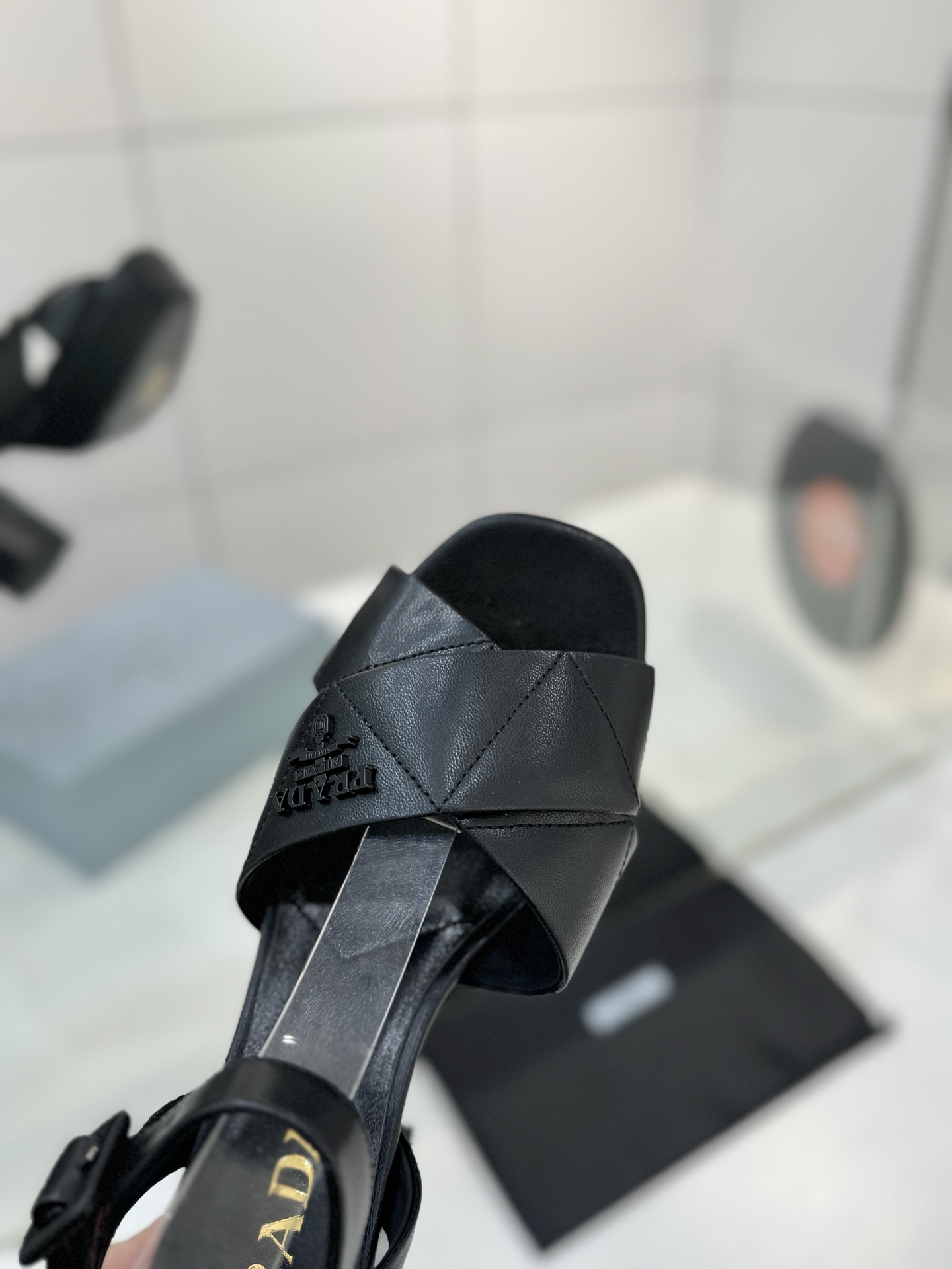 “New Embroidered Roman Sandals: Classic Upgrades, Comfy and Fashionable at Factory Price” - 图片 5