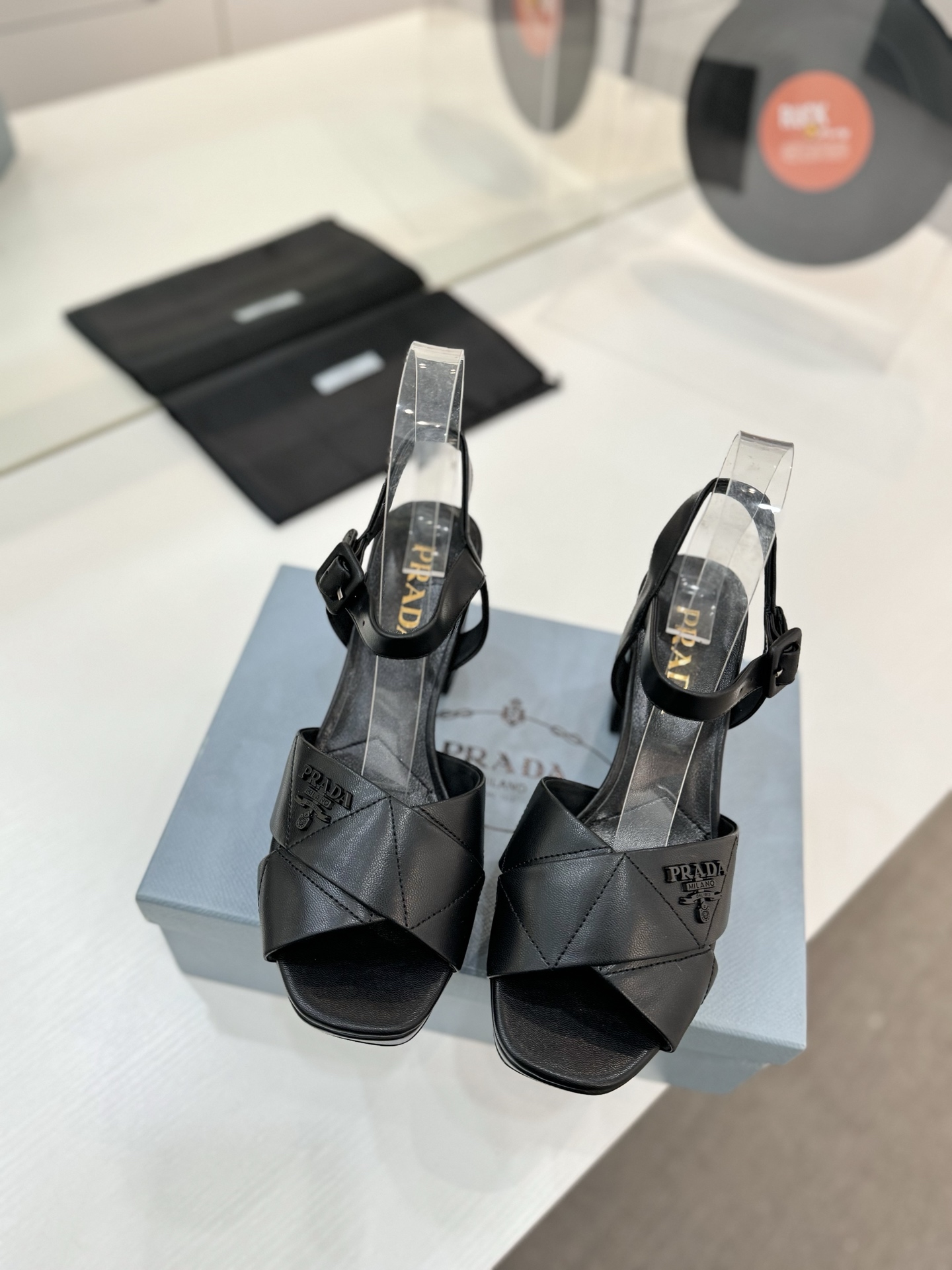 “New Embroidered Roman Sandals: Classic Upgrades, Comfy and Fashionable at Factory Price” - 图片 3