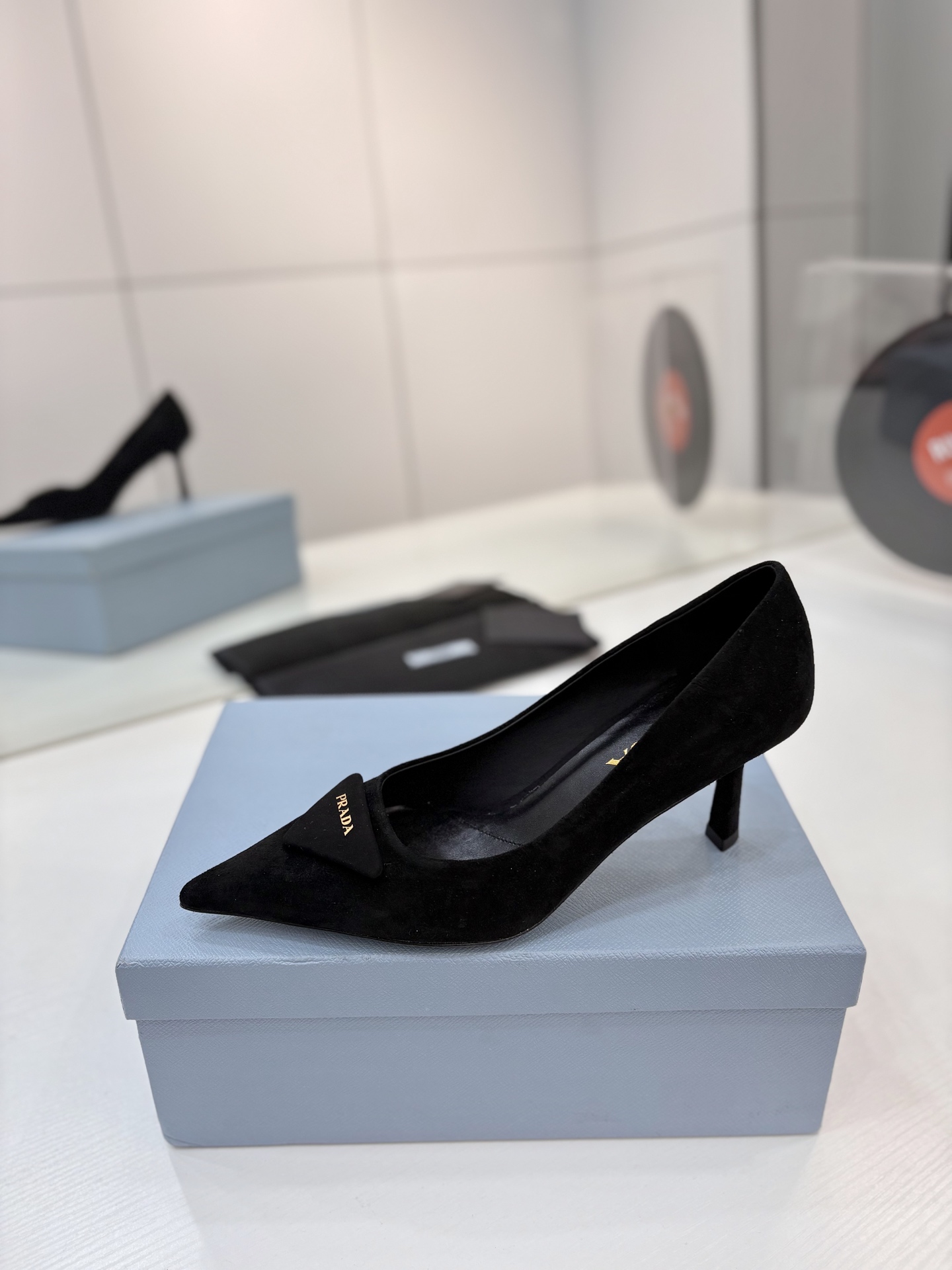 Prada women's shoes 《PRADA 》 LoGo — photo 4