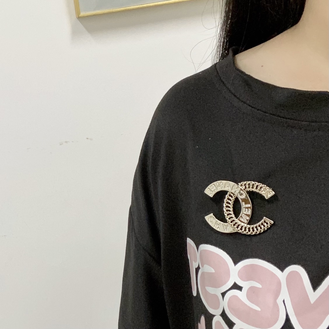 NO:102398,Xiaoxiang new style of new key letters rhinestone double c brooch, Chanel brooch, chanel, brooch, breastpin19860909小香新款纽纹字母水钻双c胸针,香奈儿胸针,chanel,brooch，breastpin,Jewelry