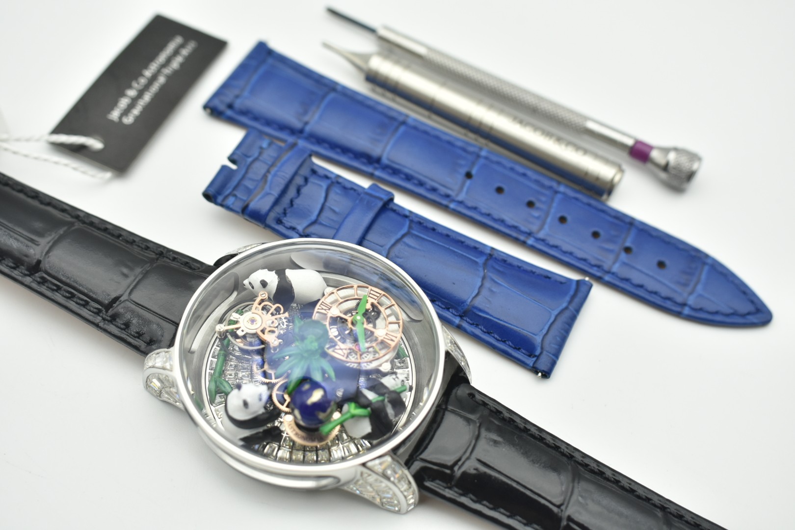 NO:158447,The new arrival JACOB & CO Czech Leopard Nk1 celestial art tourbillon panda watch. The new arrival vividly shows the lively world of bamboo forest and panda. The iconic Astronomia movement gives this watch a unique mechanical aesthetic. S1 exquisitely recommended men's real flywheel movement watch, jacob & co19860909新款到货JACOB & CO 捷克豹 Nk1 天体艺术陀飞轮熊猫腕表. 新款到货生动展现竹林与熊猫的灵动世界,标志性的Astronomia机芯更赋予这款腕表独特的机械美学.S1精致推荐男士真飞轮机芯腕表,,jacob & co,Watch