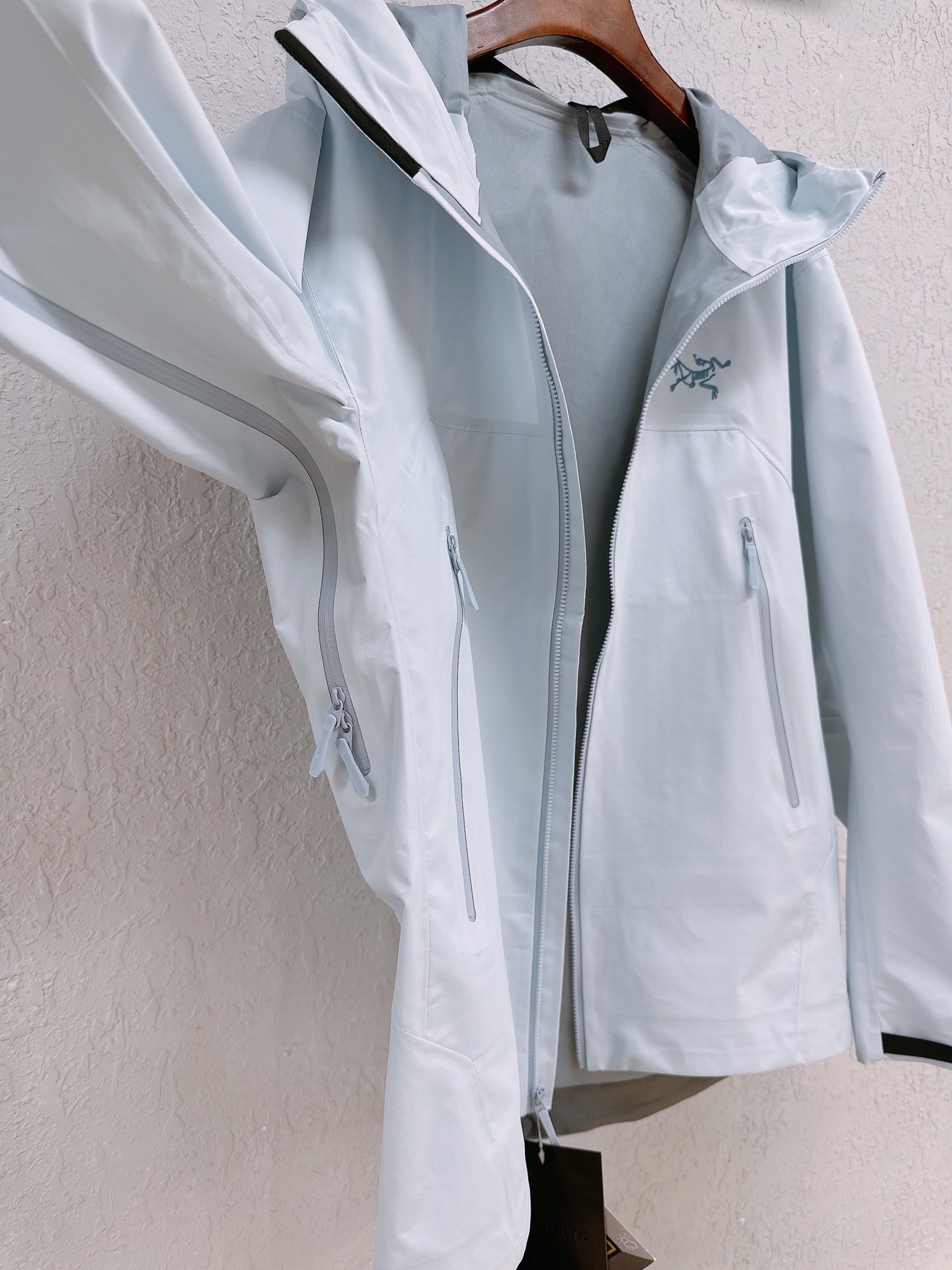 New 2024 ARC’TERYX Women’s Uniform Beta: Blue Break, Unisex S-XXL Sizes - 图片 3
