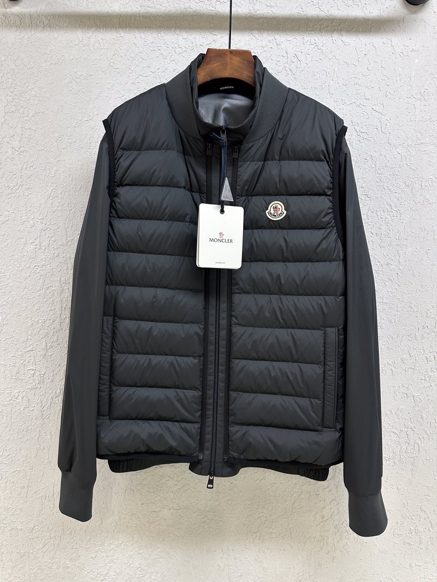 NO:639323,New Verney men's lightweight three-in-one detachable down jacket, three wears in one. Single-layer jacket, goose down vest. 1-5, Moncler, jackets & coats, down jacket, alexander wang19860909新款Verney男士轻薄款三合一可拆卸羽绒服,一衣三穿.单层夹克鹅绒羽绒马甲.1-5,蒙口-服装,Moncler,jackets & coats,down jacket,alexander wang,Women's clothing