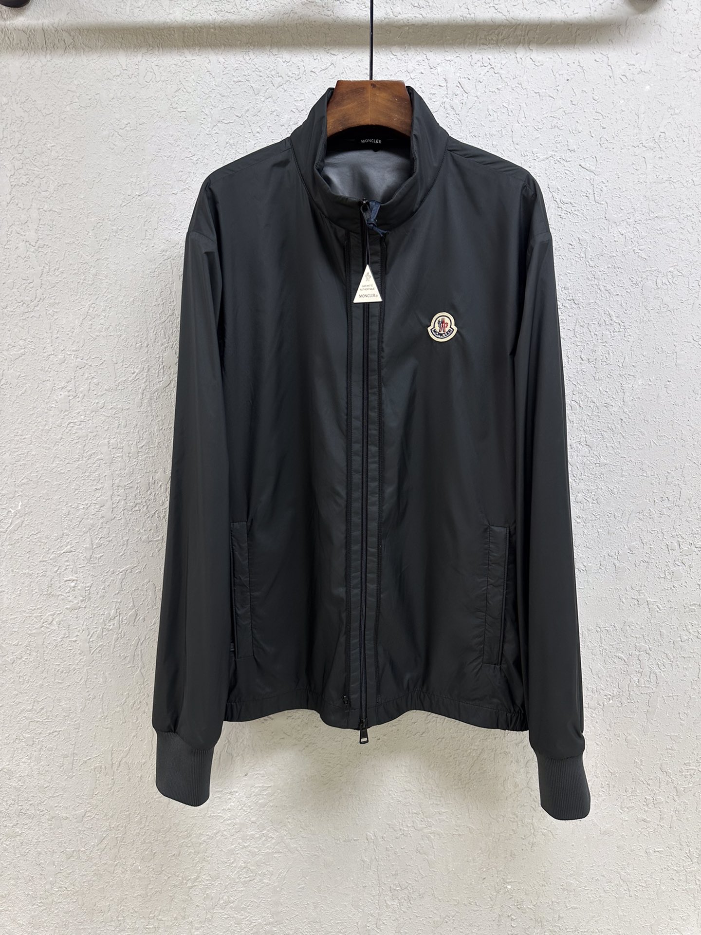 NO:639325,Jacket details can be worn alone in spring and autumn,Moncler,jackets & coats,jackets & coats,alexander wang19860909夹克外套细节 春秋可单穿,蒙口-服装,Moncler,jackets & coats,jackets & coats,alexander wang,Women's clothing