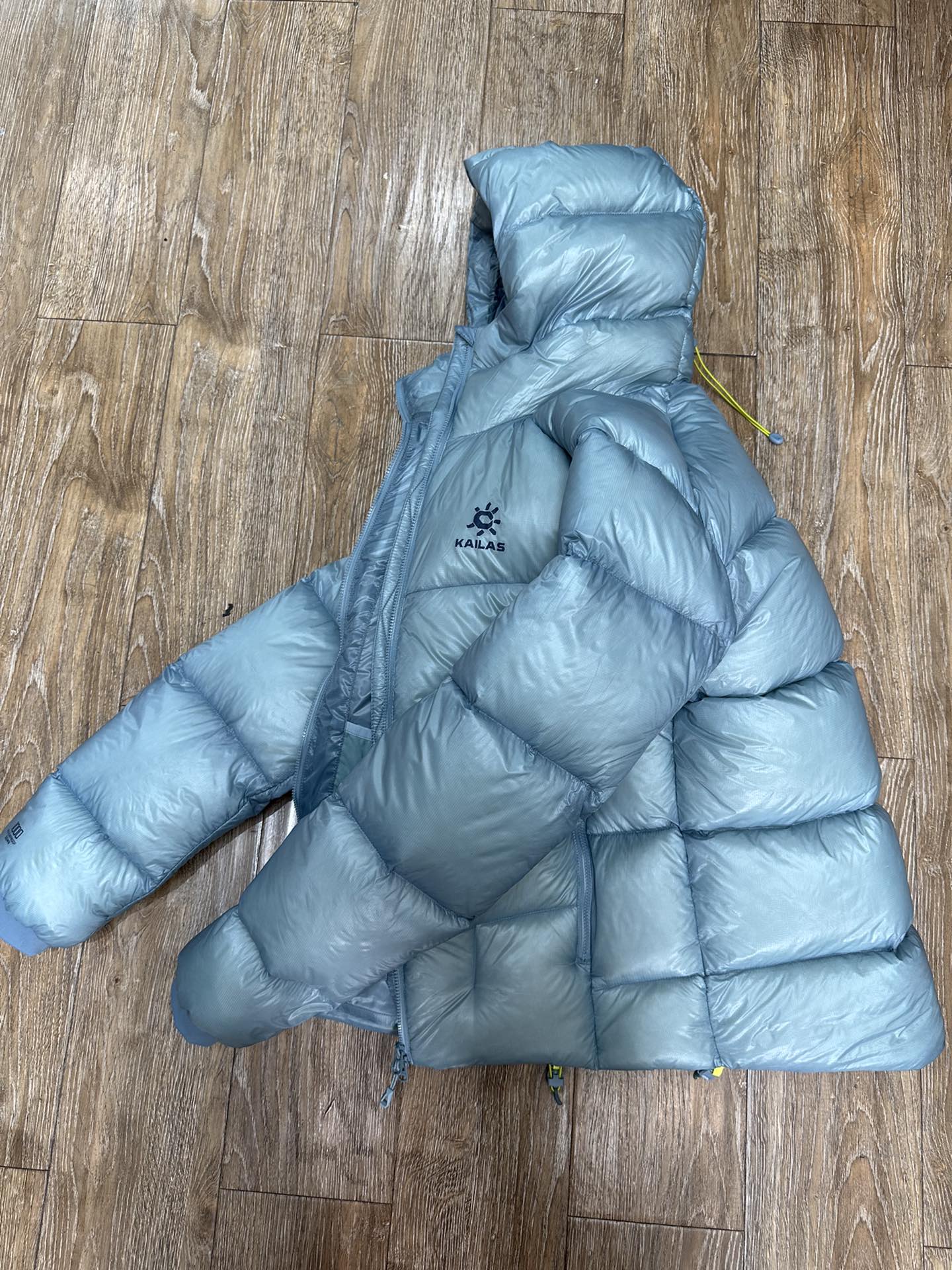 NO:639341,5000GT Snow Mountain Down Jacket, weight-reduced layer by layer, extremely lightweight. Rich in colors, fun to wear. No need to introduce it, it’s so popular!  S-XXL details, original opening, women's clothing, loro piana, down jacket, alexander wang198609095000GT雪山羽绒服,层层减重,极致轻量.丰富色彩,玩转穿搭.都不用介绍了,太火了！S-XXL 细节,原版开,女装,loro piana,down jacket,alexander wang,Women's clothing