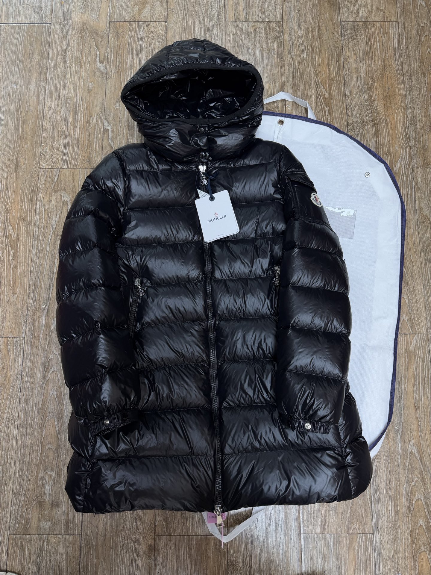 NO:702278,The latest version of courcelles women's hooded down jacket, suyen upgraded version, one of the best styles to wear. The mid-length version covers the buttocks and has a small A version. The drawstring on the back tightens the waist, and the elasticity can be adjusted by yourself. It meets all my needs for down jackets. 1.2.3, Moncler, down jacket, hats,19860909最新版型courcelles女士连帽羽绒服,suyen升级款,最好穿的版型之一.中长款遮屁股小A版型.后背抽绳收腰,可自行调节松紧.满足我所有对羽绒服的需求.1.2.3,蒙口-服装,Moncler,down jacket,hats,,Women's clothing