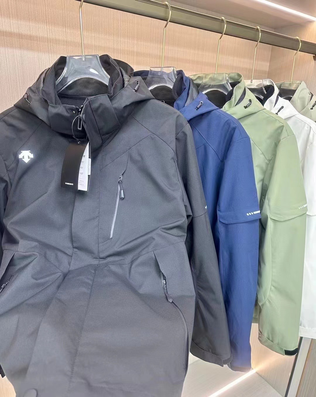 Descente 3-in-1 Modular Outdoor Mountain Jacket - Comprehensive 3