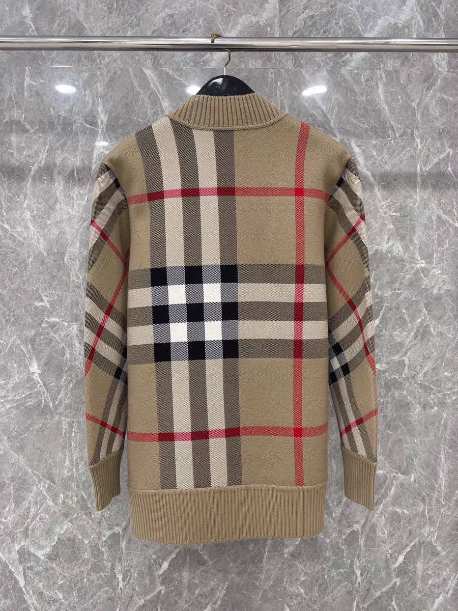 Women’s Plaid and Letter Motif V-Neck Knit Cardigan - Comprehensive 5