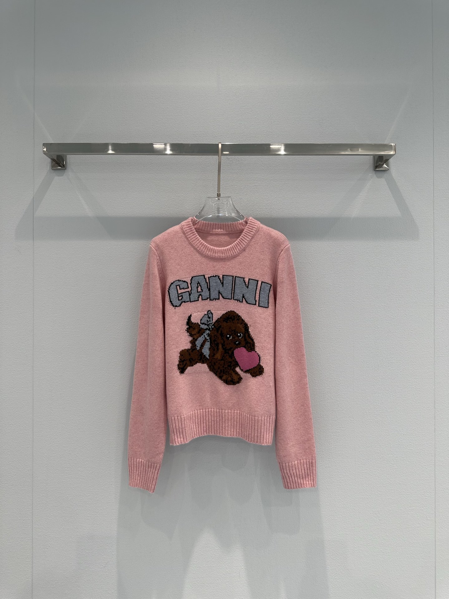 GANNI Early Autumn Pink Knit Sweater with Dog and Heart Detail - Charming 2 i1756462265159 611 0 2