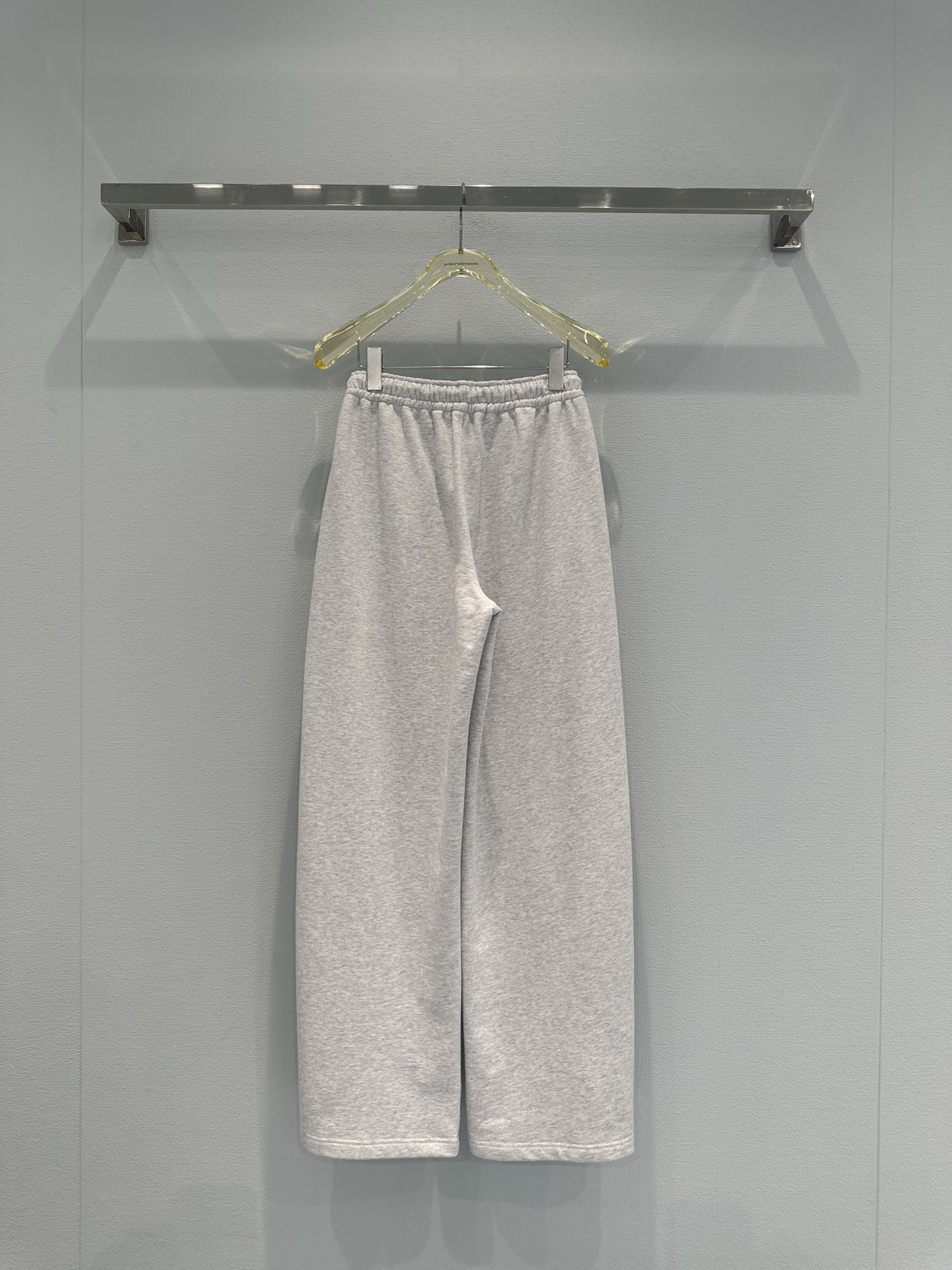 מכנסי טרנינג רחבים לנשים Alexander Wang עם שרוך מנצנץ - נוחות וסטייל 9 i1757747270484 262 0 9