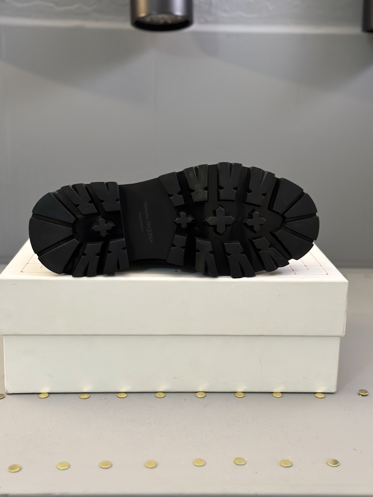 - Nuevo - MQ McQueen 2025 nuevos zapatos derby de cuero para hombre, compró la réplica exacta origin