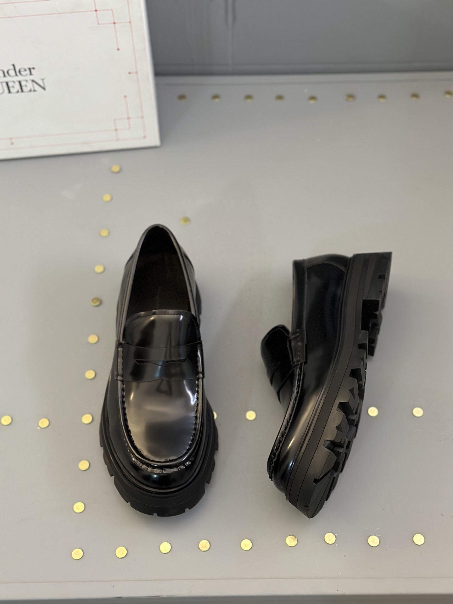 - Nuevo - MQ McQueen 2025 nuevos zapatos derby de cuero para hombre, compró la réplica exacta origin