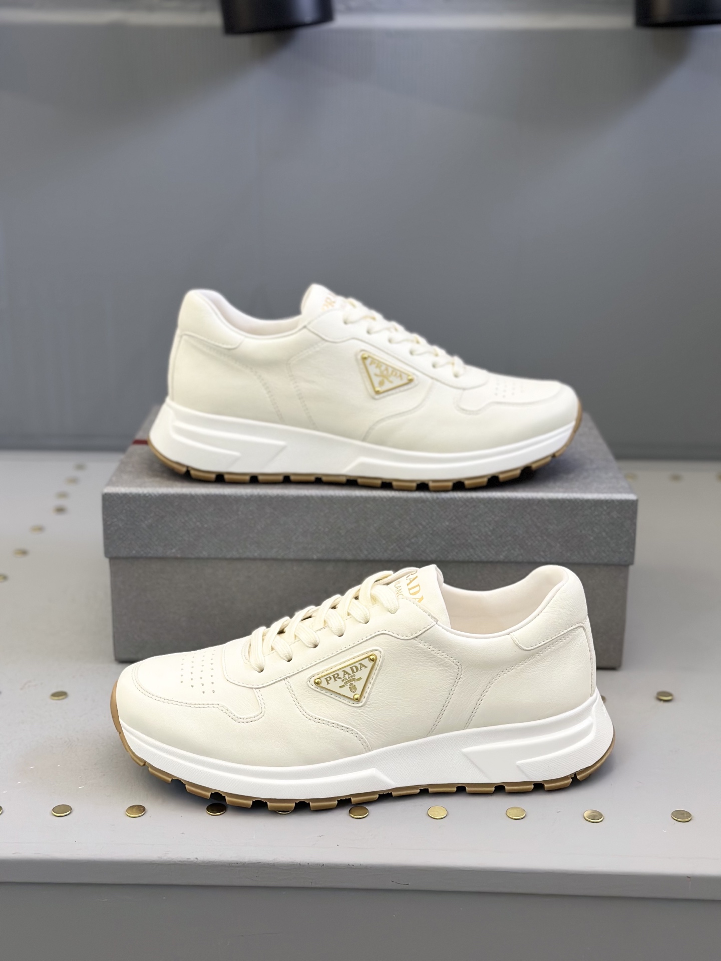 PRADA Men's White Leather Sneakers Designer Fashionable Shoes 5 i1741428696381 5531 0 3