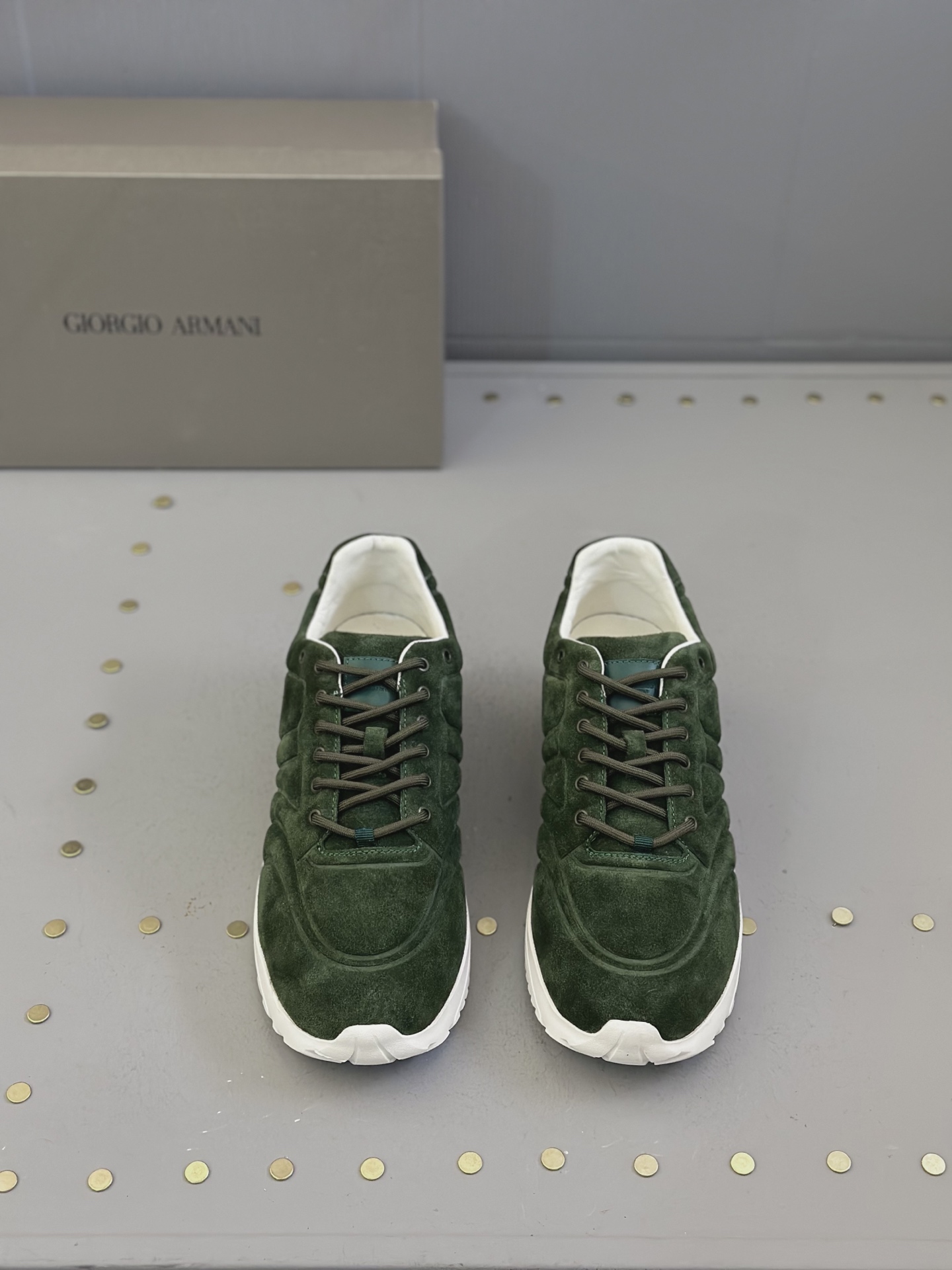 NO:273268,Arman* - Armani. New luxury sports shoes, dynamic appearance, simple shape, top layer calfskin spliced ​​breathable mesh material, breathable and comfortable, shoe tongue brand logo decoration, sweat-absorbing mesh inner, comfortable foot feeling. It has a technological impact contrast sole, outdoor urban sports style!  Code count 39-44 (45 customized), Armani, Armani, Sneakers, cowhide19860909Arman* — 阿玛尼.新品奢潮运动鞋,动感外观,简约造型、头层小牛皮拼接透气网面材质打造,透气舒适,鞋舌品牌logo装饰,吸汗网面内里,舒适脚感.具有科技冲击感对比鞋底,户外都市运动风潮款！ 码数39-44（45定做）,,armani,armani,sneakers,cowhide,Men's shoes