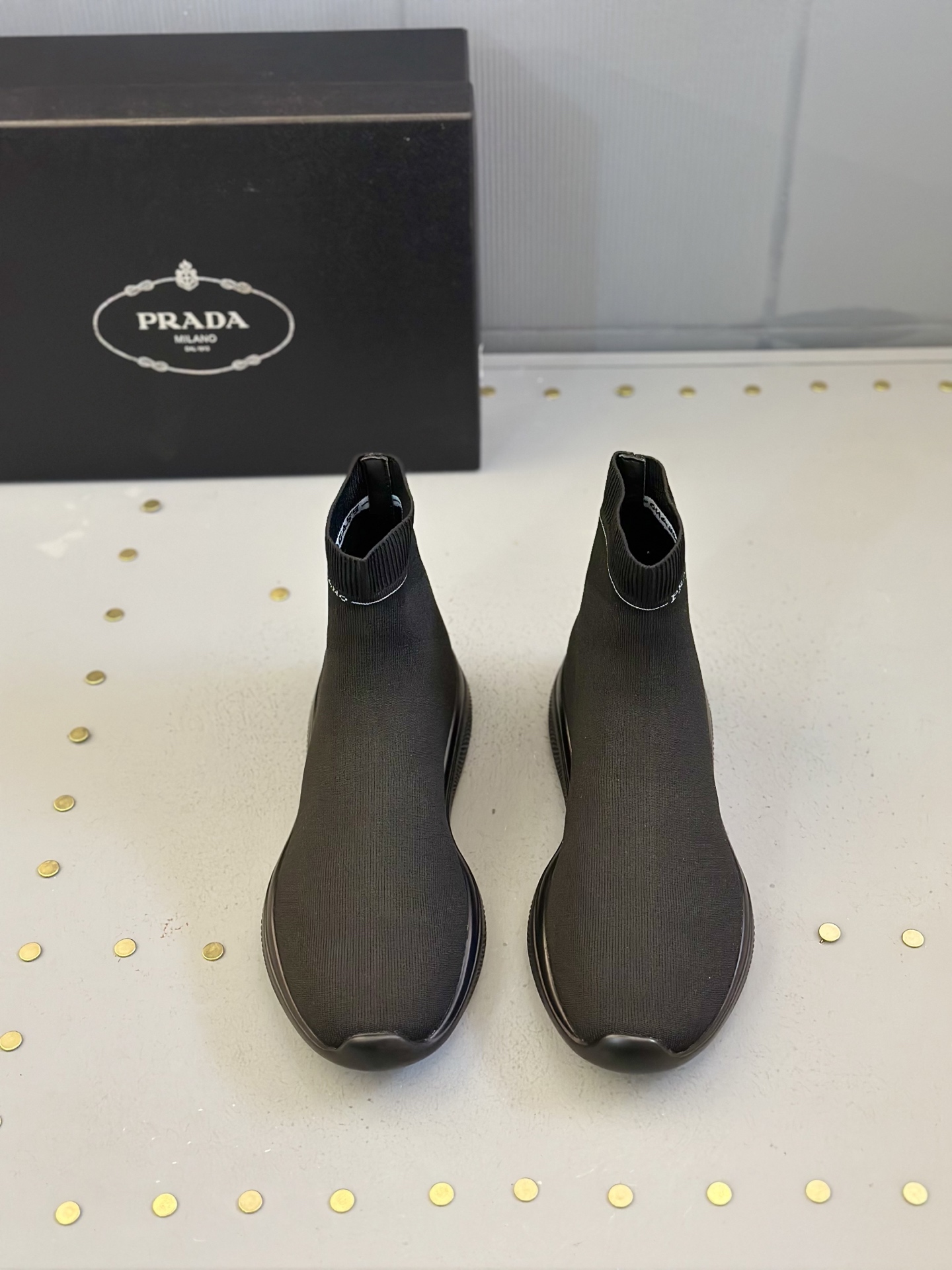 NO:274067,Dongguan goods, top purchasing agent, popular street-fried men's new casual shoes counter synchronized, upper imported from Italy, imported water dyed cowhide mat, original sole special supply TOU original sole, exclusive movable molding sole is super comfortable, original order goods, high quality, can enter and exit the counter at will, number 39-44,,cowhide19860909莞货、顶级代购 普 炸街男神新品休闲鞋专柜同步,鞋面意大利进口飞织面料,进口水染牛皮里垫,鞋底原厂特供TOU原版底,独家活动成型底超级舒适,原厂跟单货,高品质,可随意进出专柜,码数 39-44,,cowhide,Men's shoes