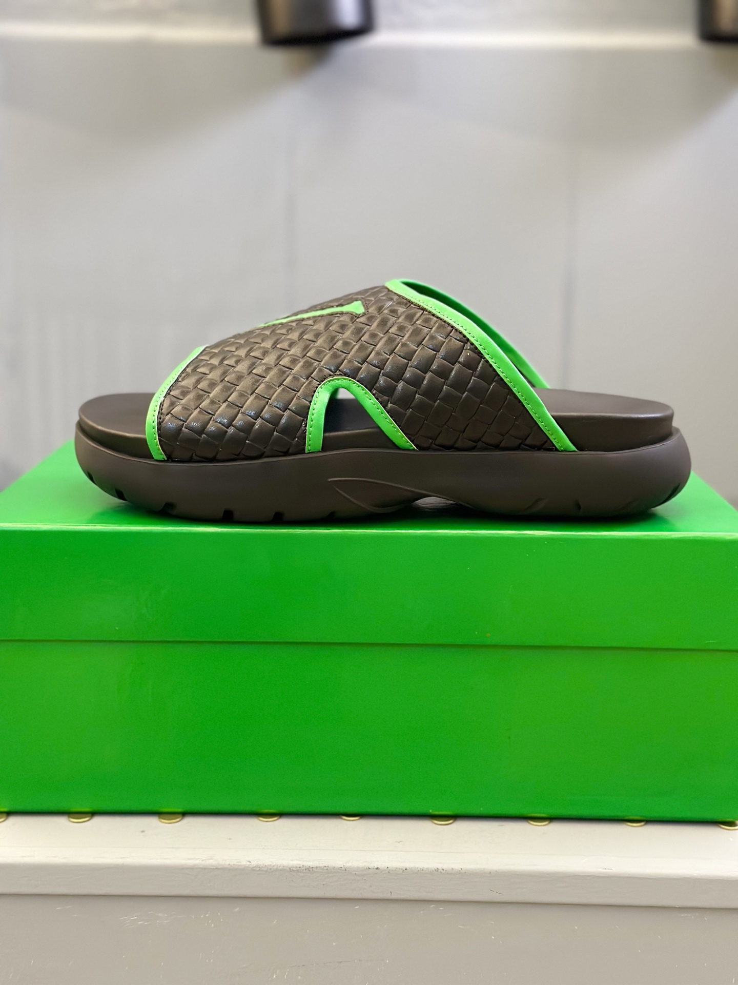 BOTTEGA VENETA Men's Leather Sandals with BV Logo - Street Style Spring/Summer 5 i1742121377783 6539 0 3