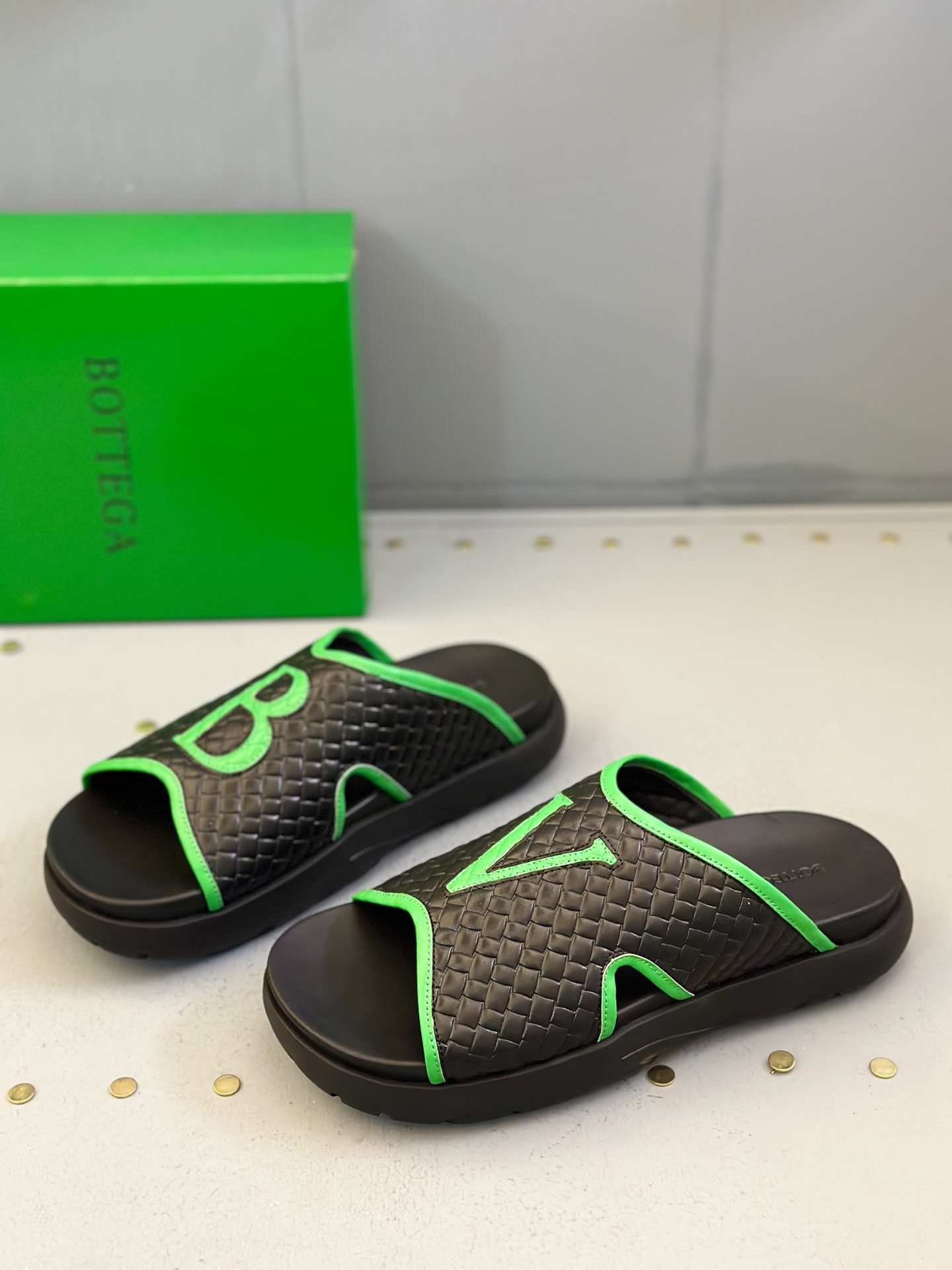 BOTTEGA VENETA Men's Leather Sandals with BV Logo - Street Style Spring/Summer 6 i1742121377969 6976 0 4