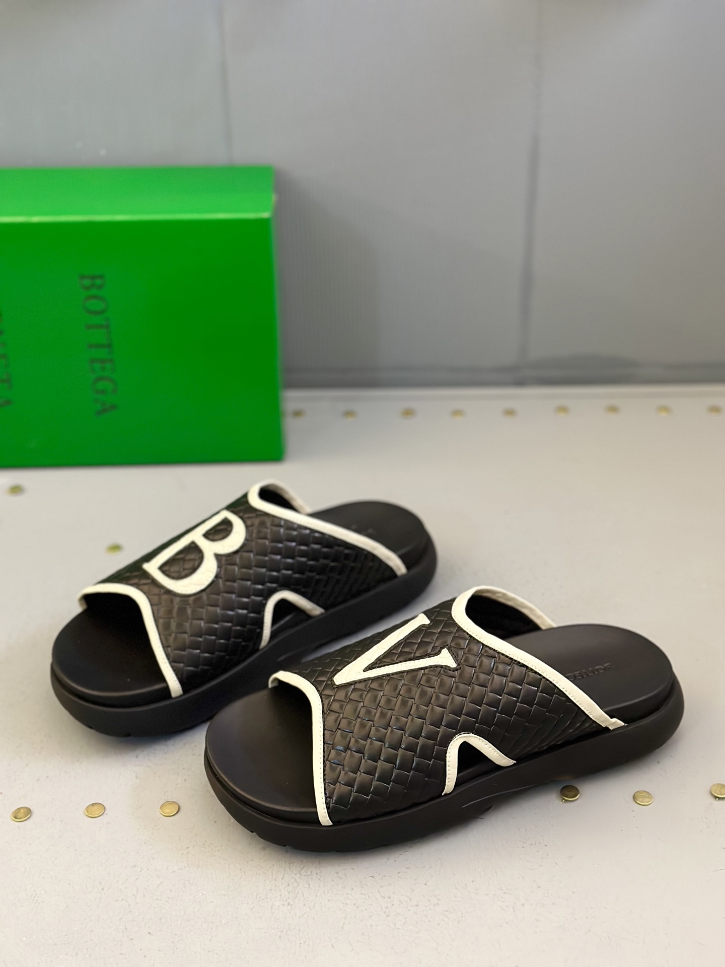 Bottega Veneta Men's Leather Quilted Slide Sandals Designer Slippers 5 i1742121410344 2695 0 3