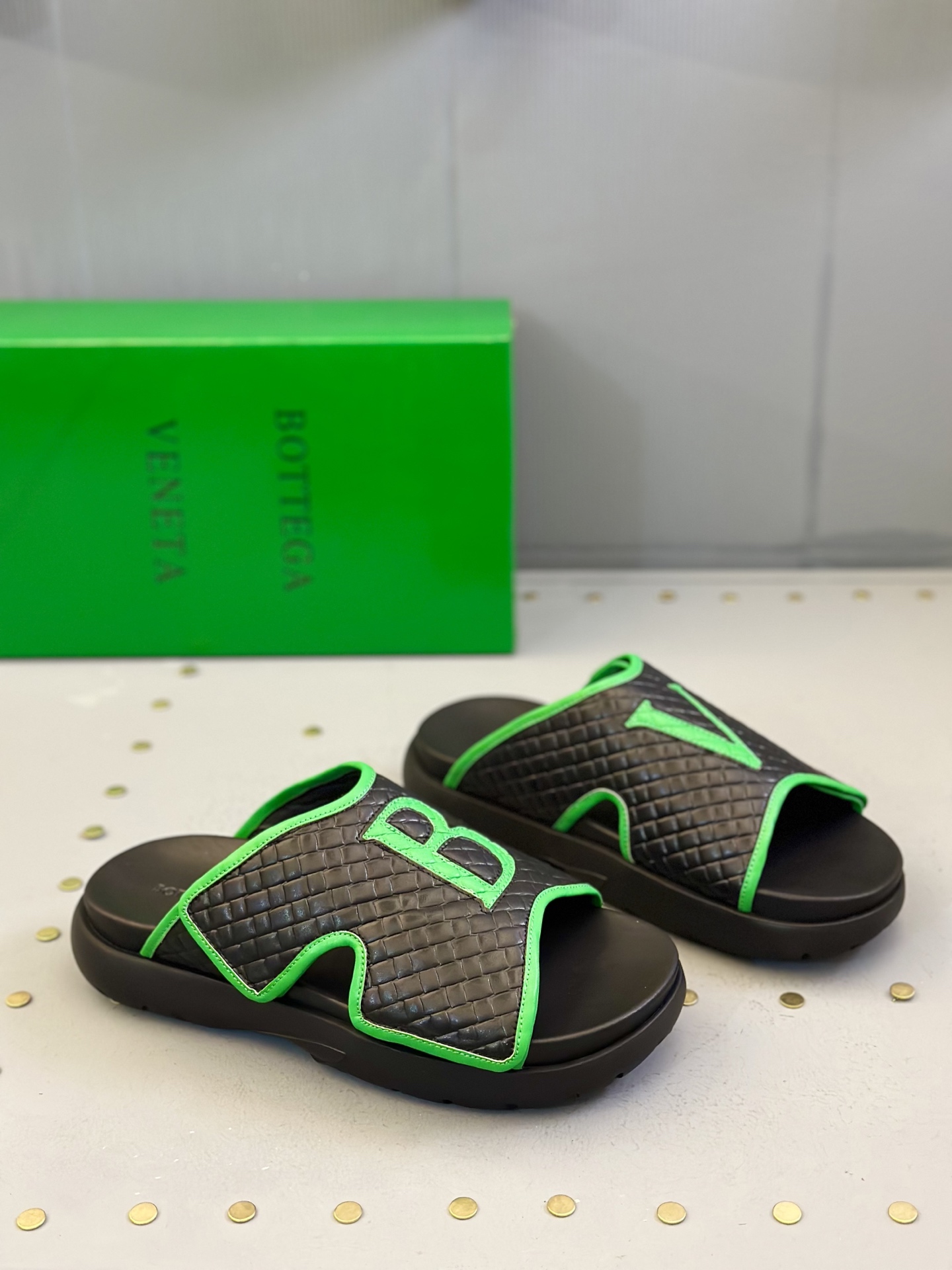 Bottega Veneta Men's BV Leather Slides Sandals - Stylish Summer Essential 3 i1742121483598 1070 0 1