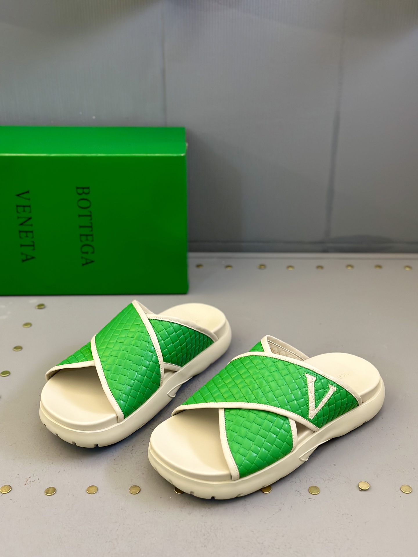 Bottega Veneta Men's Green Leather Crisscross Summer Slides 6 i1742121515018 7888 0 4