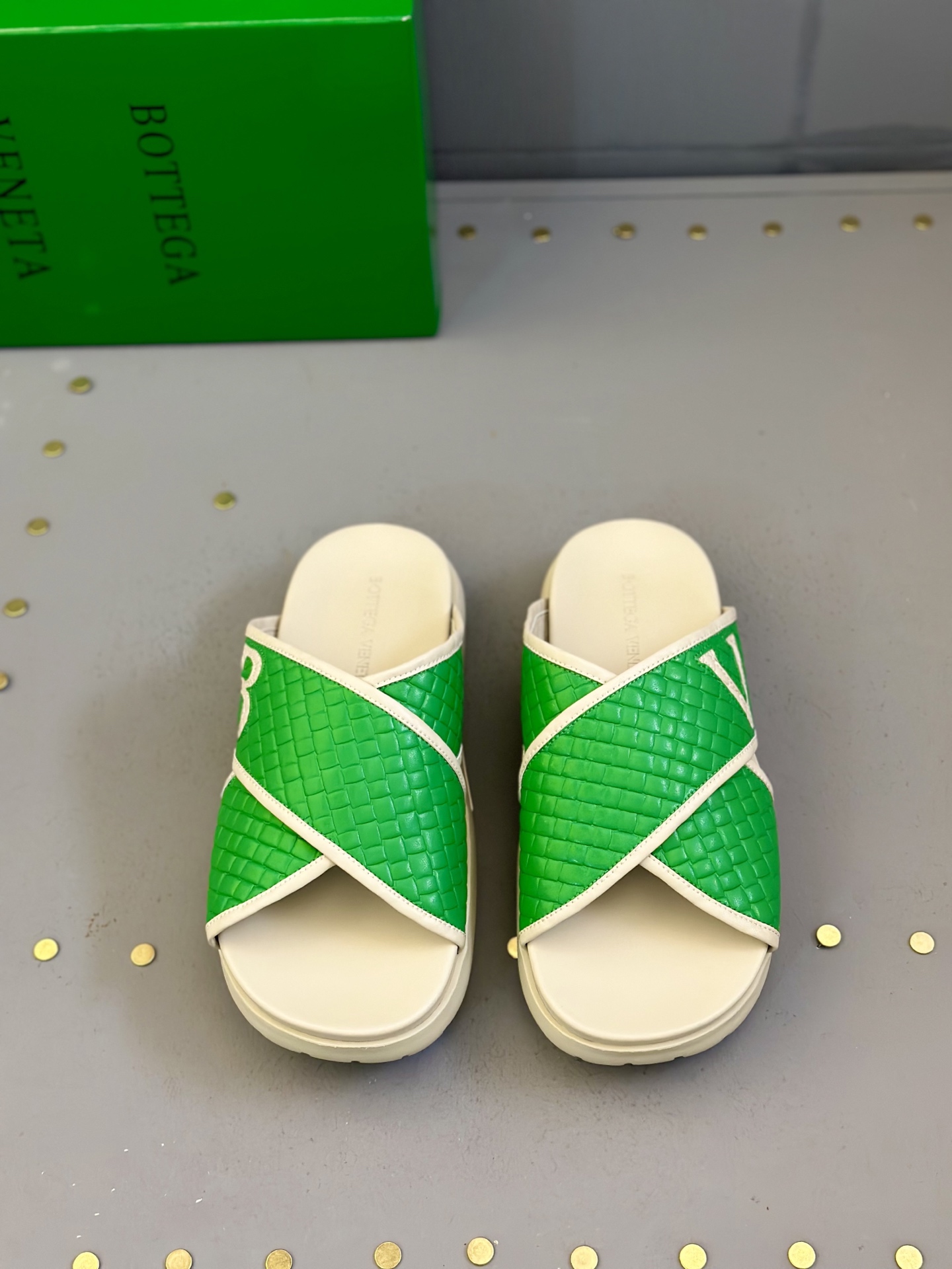 Bottega Veneta Men's Green Leather Crisscross Summer Slides 2 i1742121541293 8618 0 0