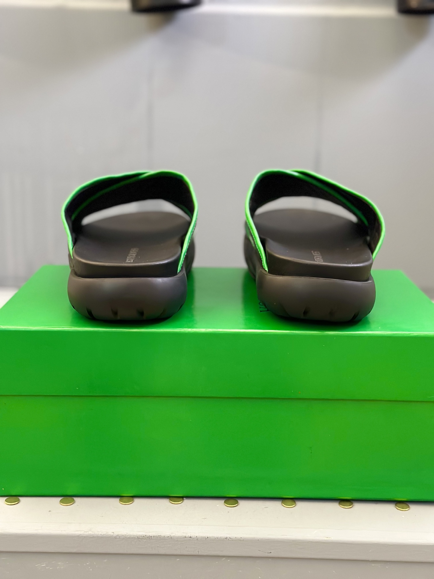 Bottega Veneta Men's Leather Crossover Sandals - Italian Craftsmanship 10 i1742121543086 4264 0 8