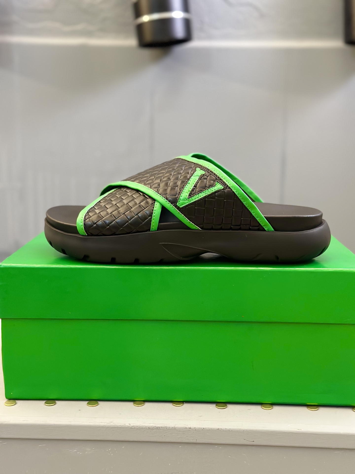 Bottega Veneta Men's Leather Crossover Sandals - Italian Craftsmanship 5 i1742121572261 3669 0 3