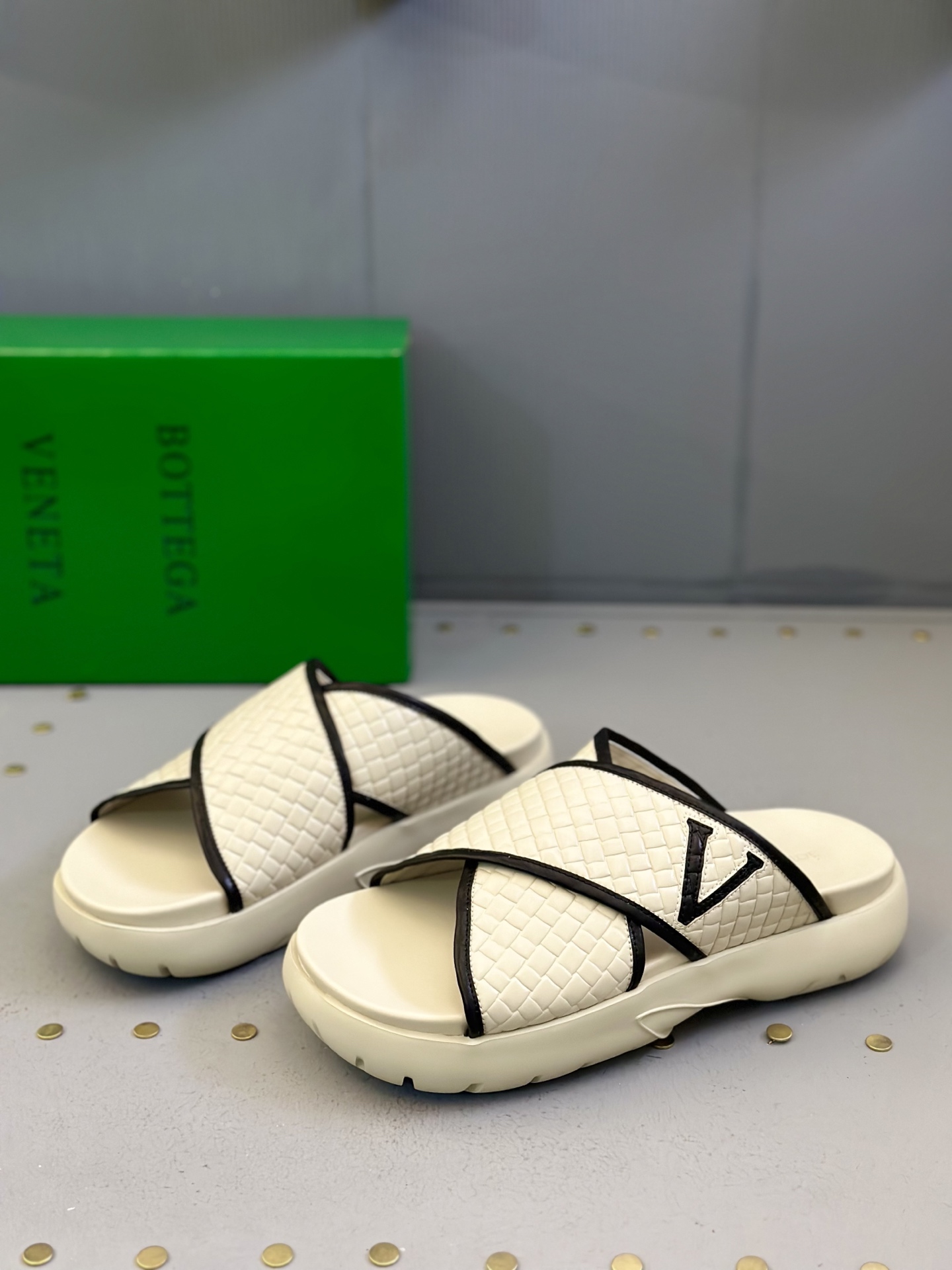 Bottega Veneta Men's Leather Crisscross Sandals - Premium Quality & Comfort 5 i1742121598269 6819 0 3