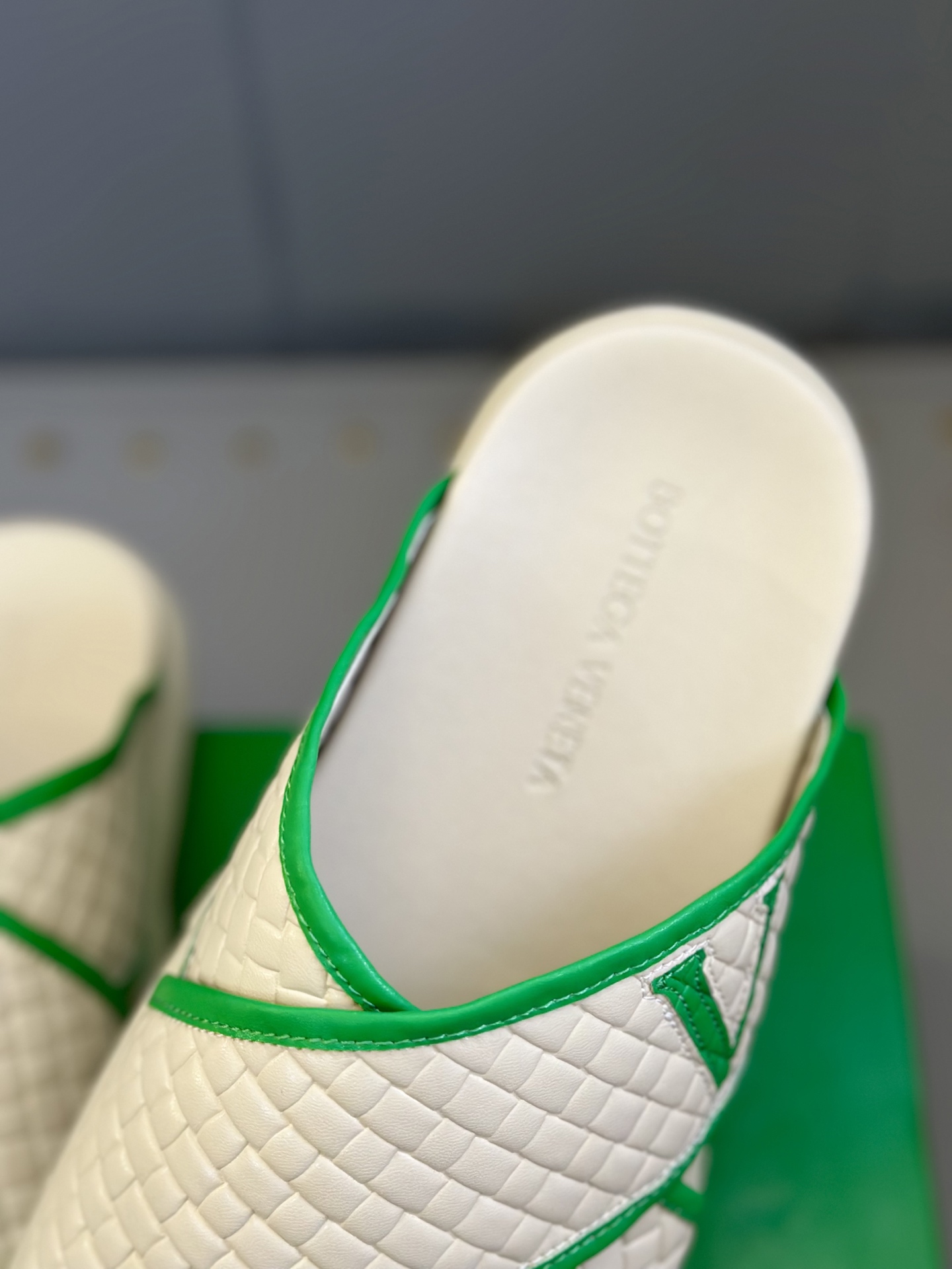 Bottega Veneta Men's Leather Cross Strap Slides Sandals - Spring/Summer 9 i1742121629961 3392 0 7