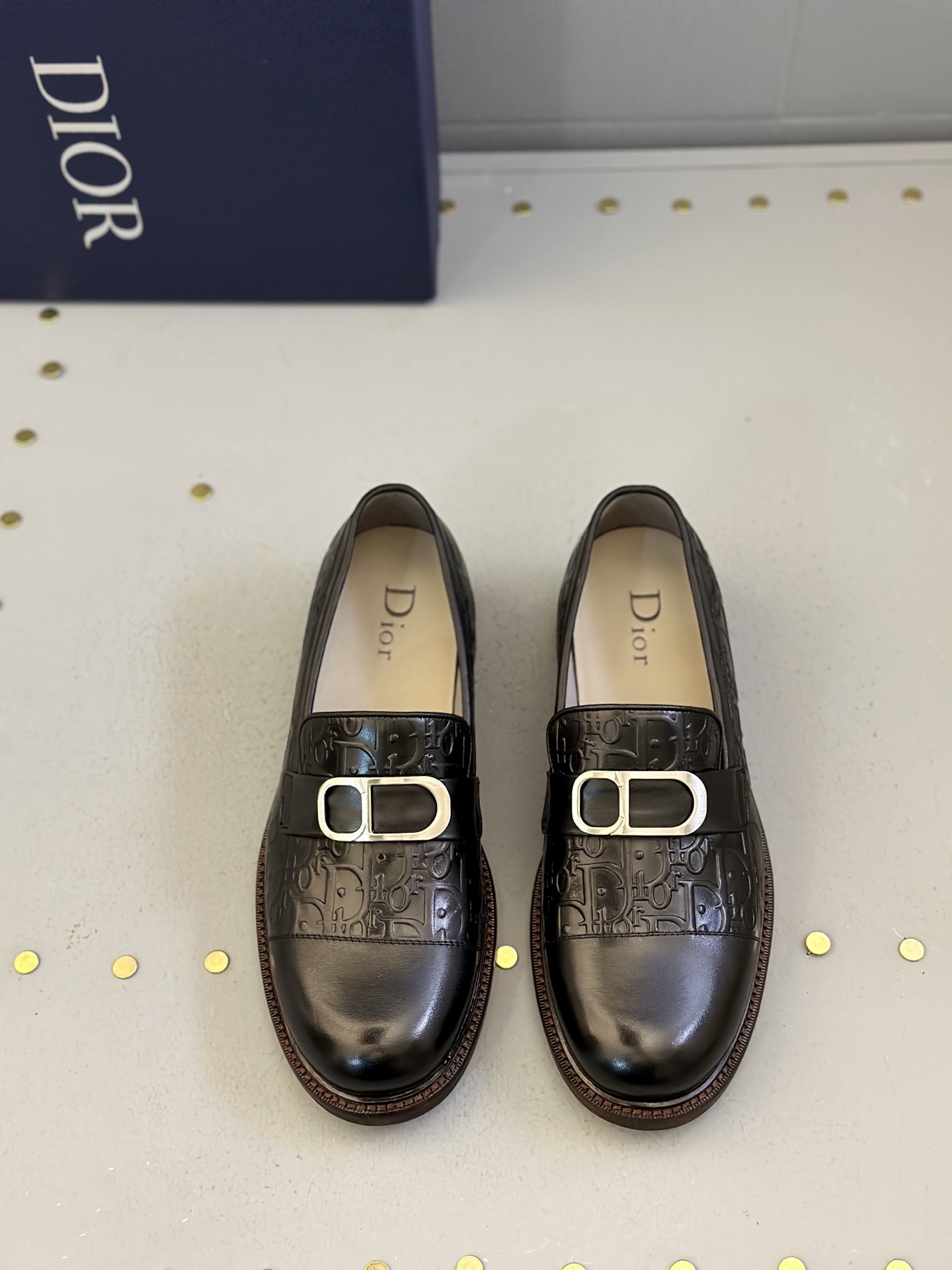 NO:275319,D Top Purchase Di Street Fried Street Men's Casual Leather Shoes Series, The counter is sold simultaneously with original configuration, Italian imported cowhide fabric, high-quality splicing craftsmanship expert, imported water dyed beef, original soles are specially supplied with original soles, super comfortable, original order goods, high quality can enter and exit the counter at will, welcome to compare the counter synchronization, the number of codes 39-44 (order 38 45),,cowhide19860909D 顶级代购 迪 炸街男神休闲皮鞋系列,专柜同步发售原厂配置,意大利进口牛皮面料,高品质拼接工艺潮达人,进口水染牛里 ,鞋底原厂特供原版底超级舒适,原厂跟单货,高品质可随意进出专柜,欢迎对比专柜同步,码数 39-44（ 订 38 45）,,cowhide,Men's shoes