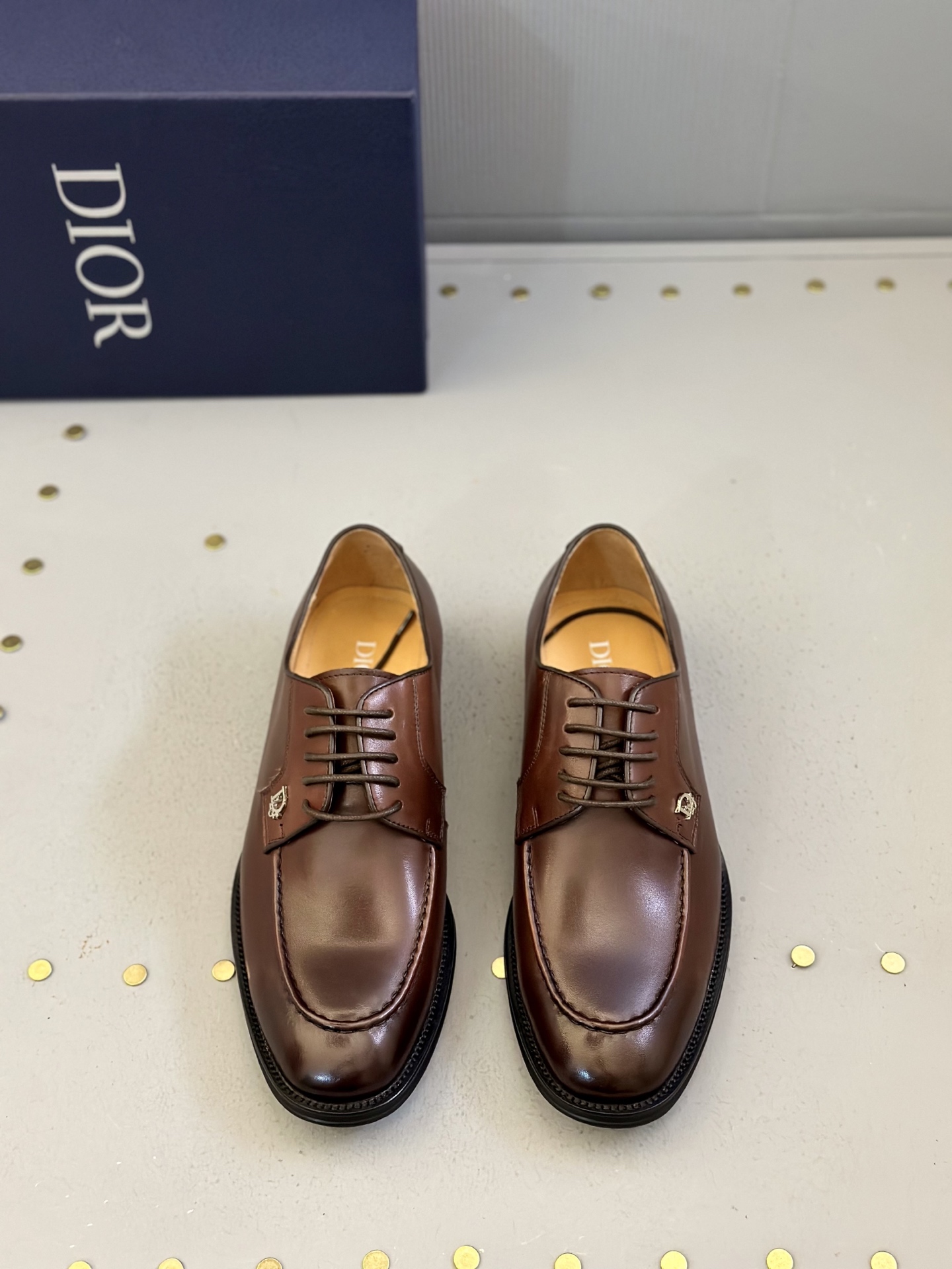 NO:275320,D Top Purchase Di Street Fried Street Men's God Casual Leather Shoes Series, the counter is simultaneously sold in original configuration, Italian imported cowhide fabric, high-quality splicing craftsmanship expert, imported water dyed beef, original soles are specially supplied with original leather soles, original order goods, high quality can enter and exit the counter at will, welcome to compare the counter synchronization, the number of codes 39-44 (order 38 45),, cowhide, Leather soles19860909D 顶级代购 迪 炸街男神休闲皮鞋系列,专柜同步发售原厂配置,意大利进口牛皮面料,高品质拼接工艺潮达人,进口水染牛里 ,鞋底原厂特供原版底真皮大底、原厂跟单货,高品质可随意进出专柜,欢迎对比专柜同步,码数 39-44（ 订 38 45）,,cowhide,Leather soles,Men's shoes