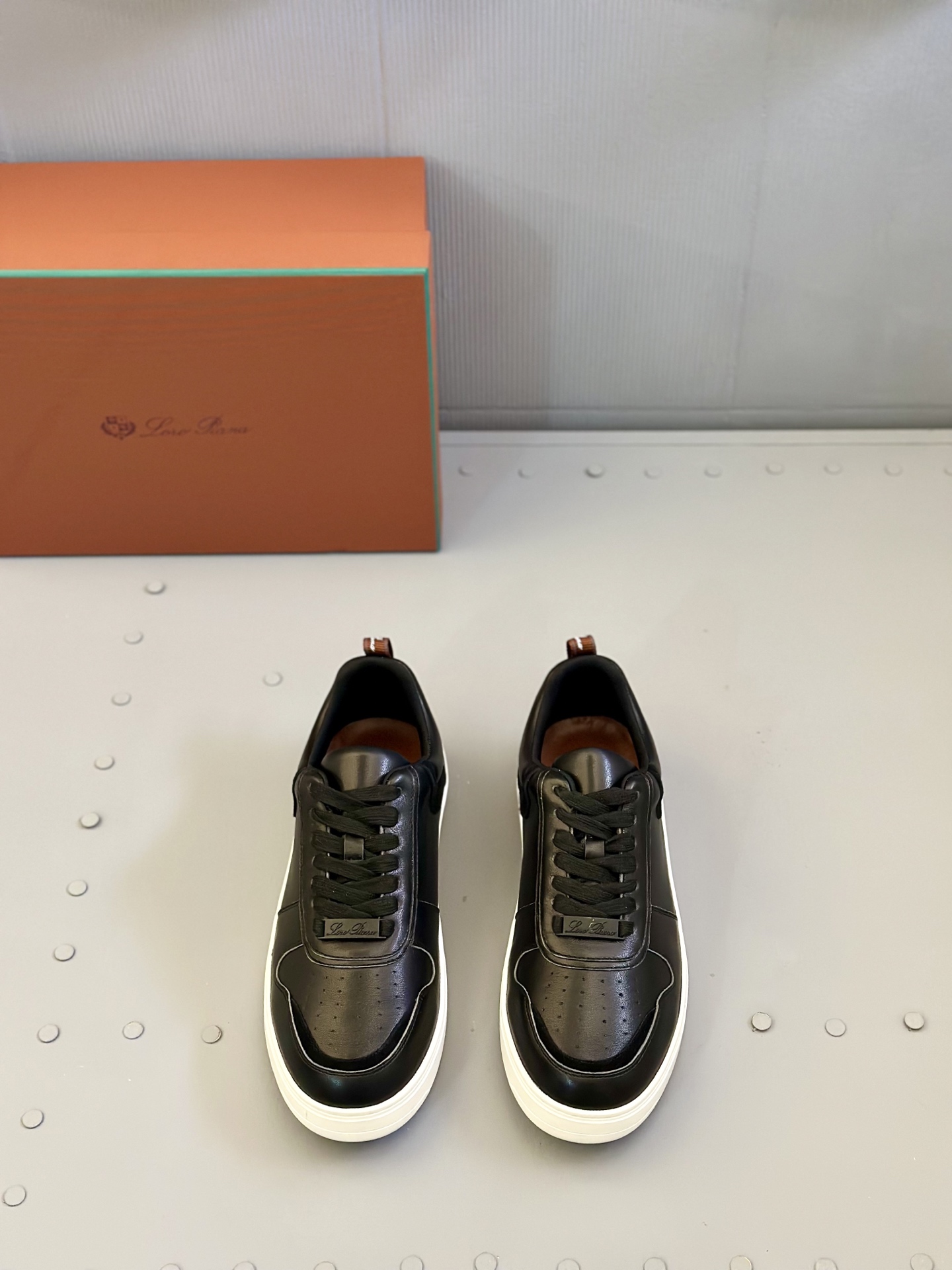 Loro Piana Men's Leather Sneakers - Premium Comfort and Style 1 Loro Piana Men's Leather Sneakers - Premium Comfort and Style