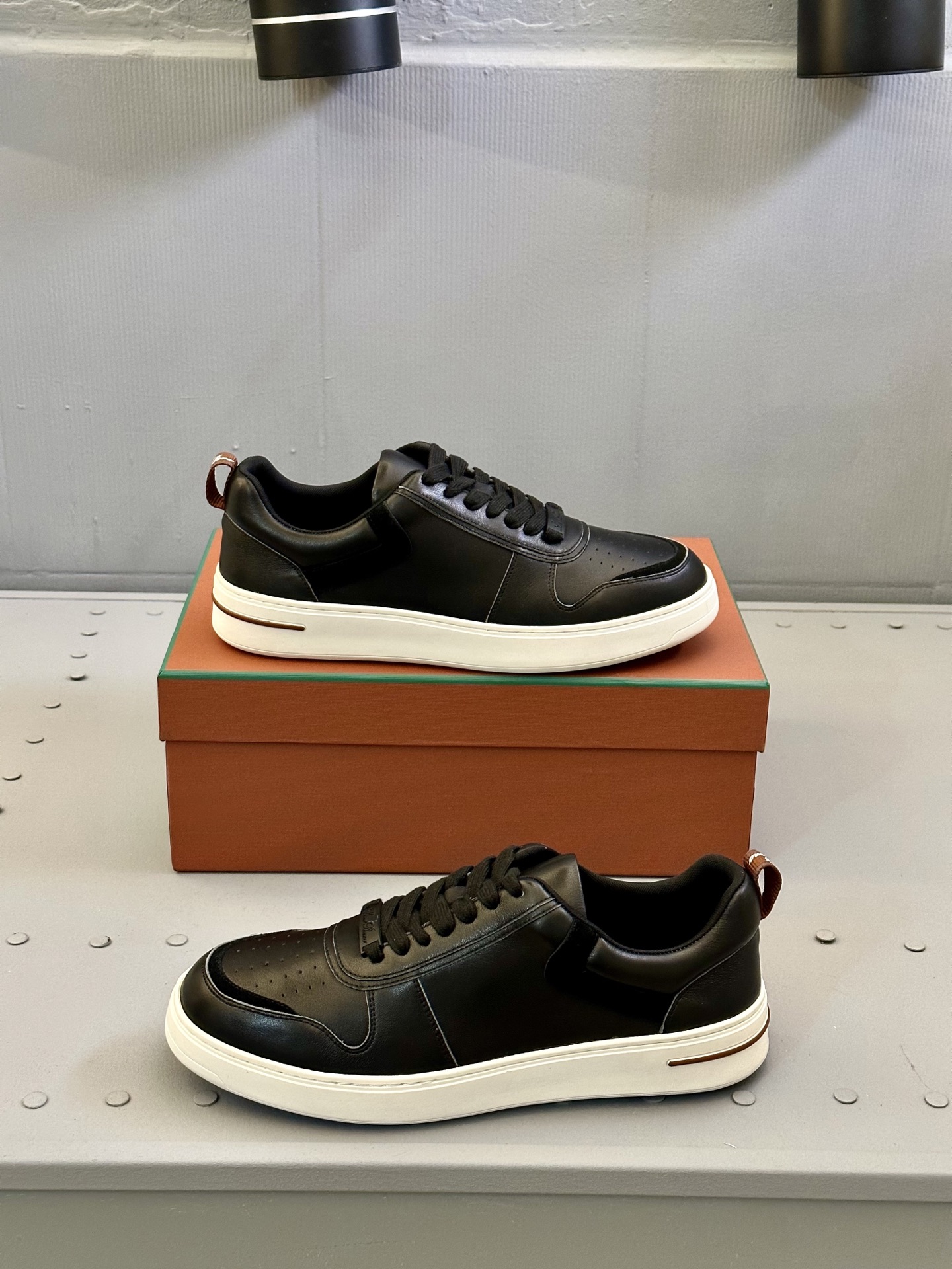 Loro Piana Men's Leather Sneakers - Premium Comfort and Style 6 i1743506815852 6437 0 4