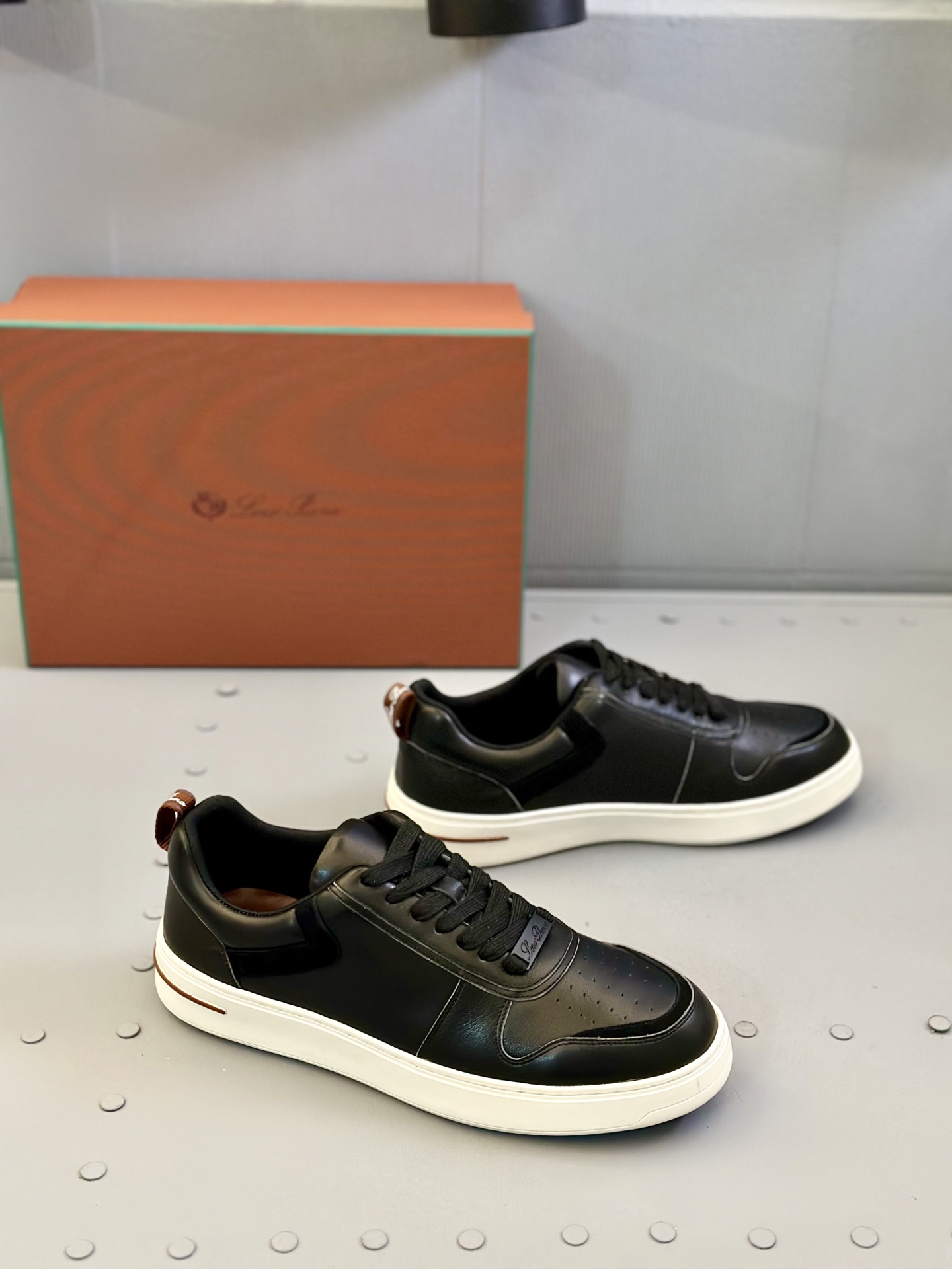 Loro Piana Men's Leather Sneakers - Premium Comfort and Style 3 i1743506815855 6901 0 1