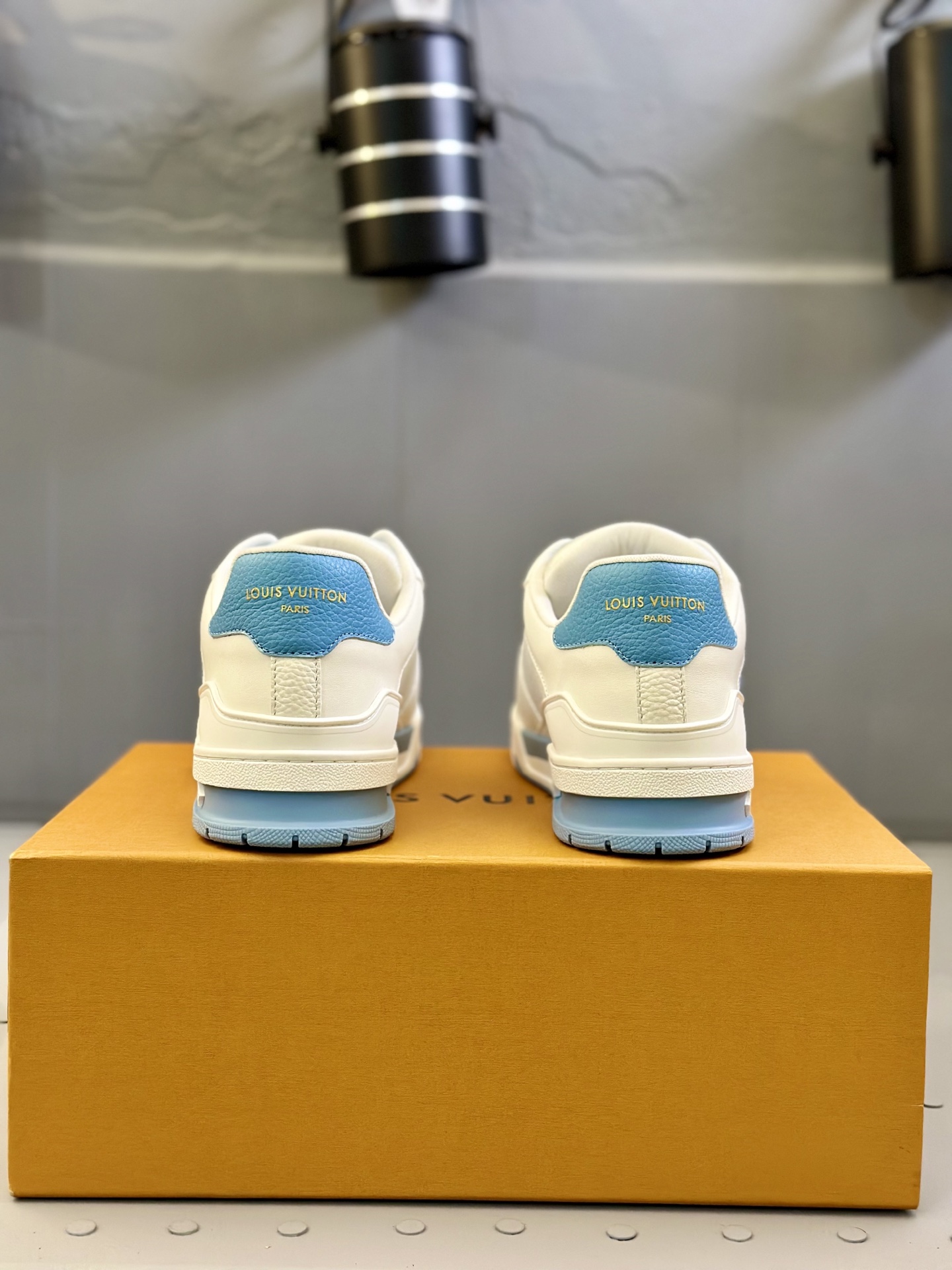 Louis Vuitton Trainer Sneaker: White Leather, Men's Low Top, Sizes 39-44 8 i1743507140108 9547 0 6