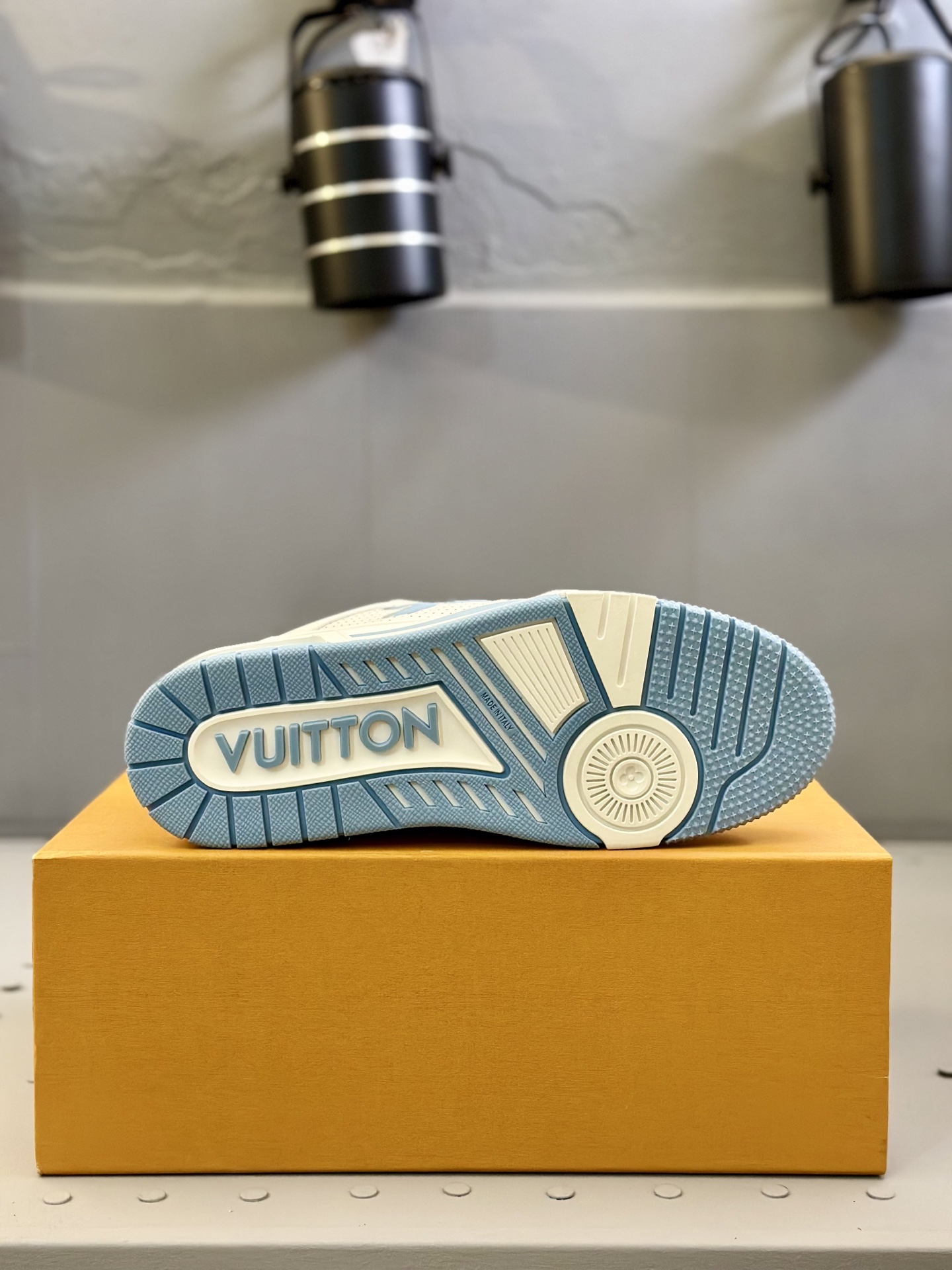 Louis Vuitton Trainer Sneaker: White Leather, Men's Low Top, Sizes 39-44 10 i1743507140180 3614 0 8