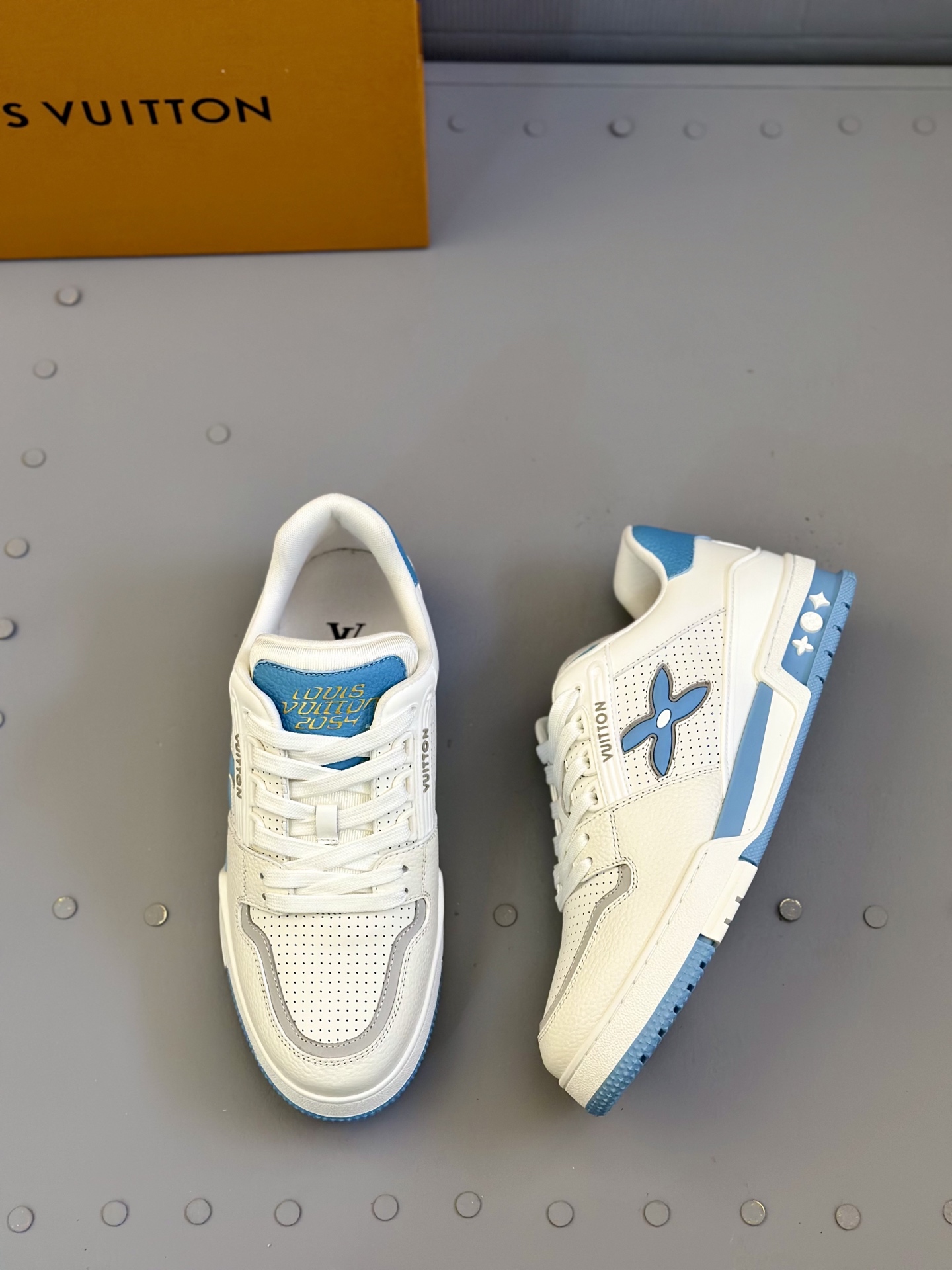 Louis Vuitton Trainer Sneaker: White Leather, Men's Low Top, Sizes 39-44 7 i1743507143100 4724 0 5