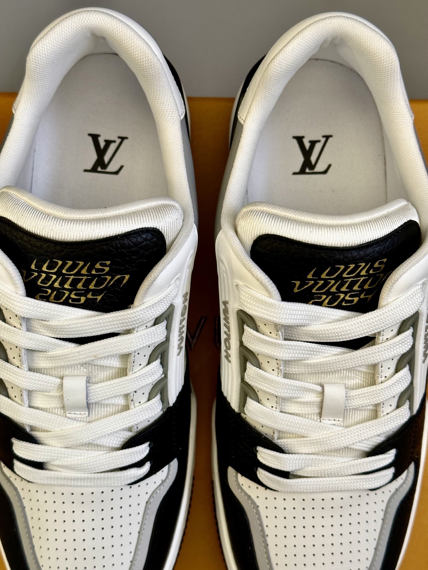 Louis Vuitton Trainer Sneaker: Black & White Leather, Men's Size 39-44 9 i1743507253839 2553 0 7