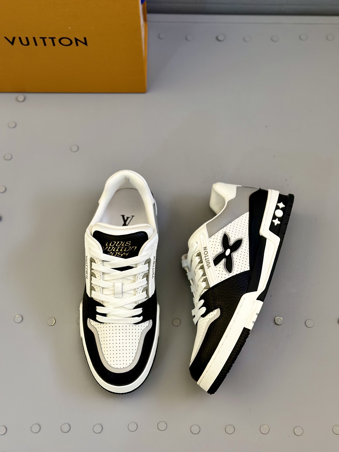 Louis Vuitton Trainer Sneaker: Black & White Leather, Men's Size 39-44 5 i1743507262106 9010 0 3