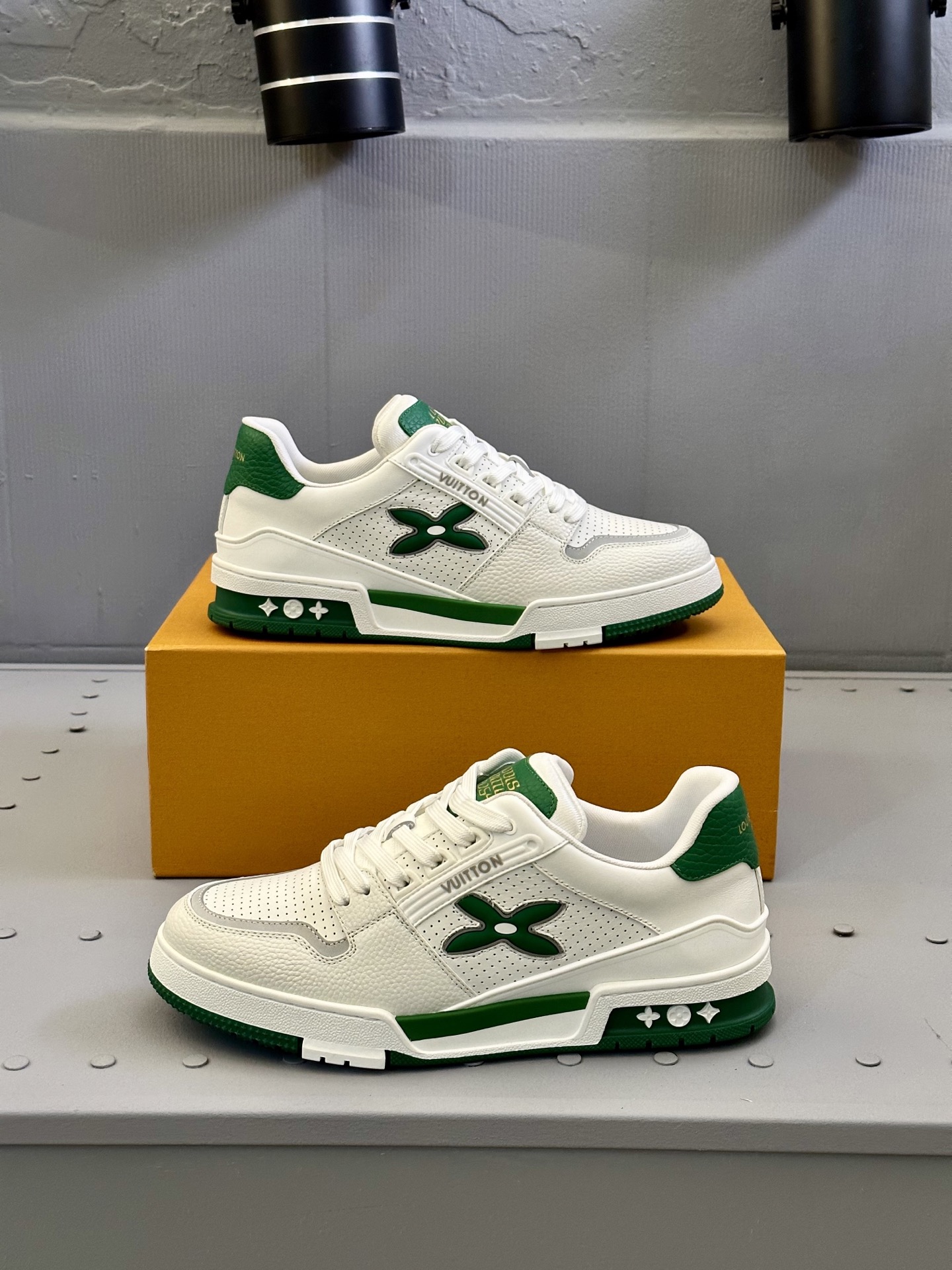 Louis Vuitton Trainer Sneaker: White Leather, Virgil Abloh Design, Size 39-44 6 i1743507273690 9563 0 4