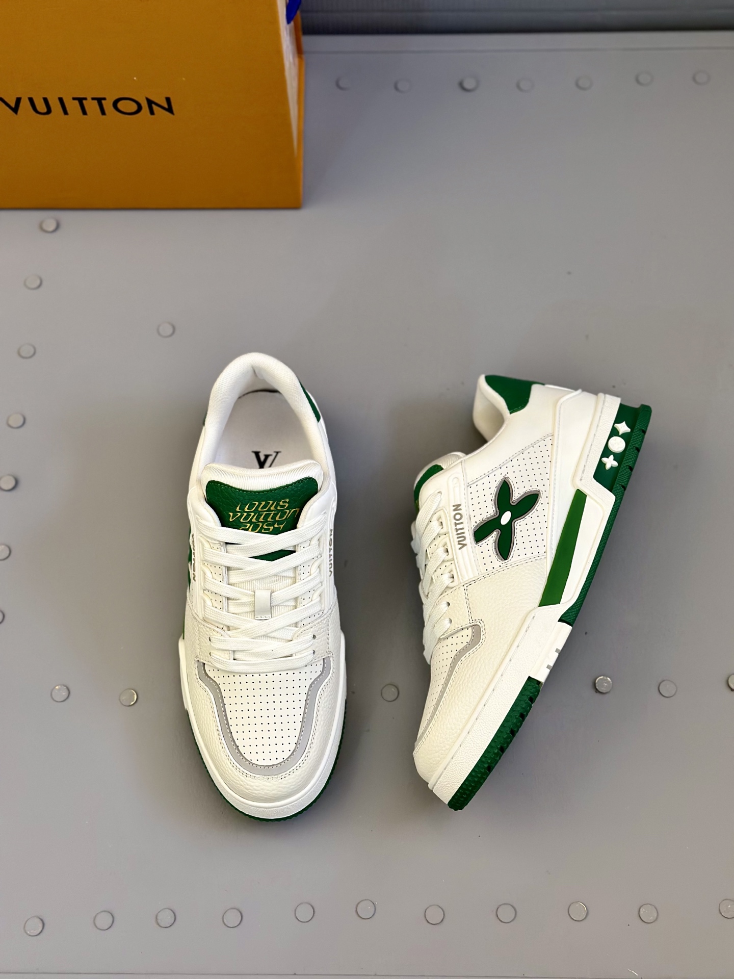Louis Vuitton Trainer Sneaker: White Leather, Virgil Abloh Design, Size 39-44 5 i1743507279858 4971 0 3