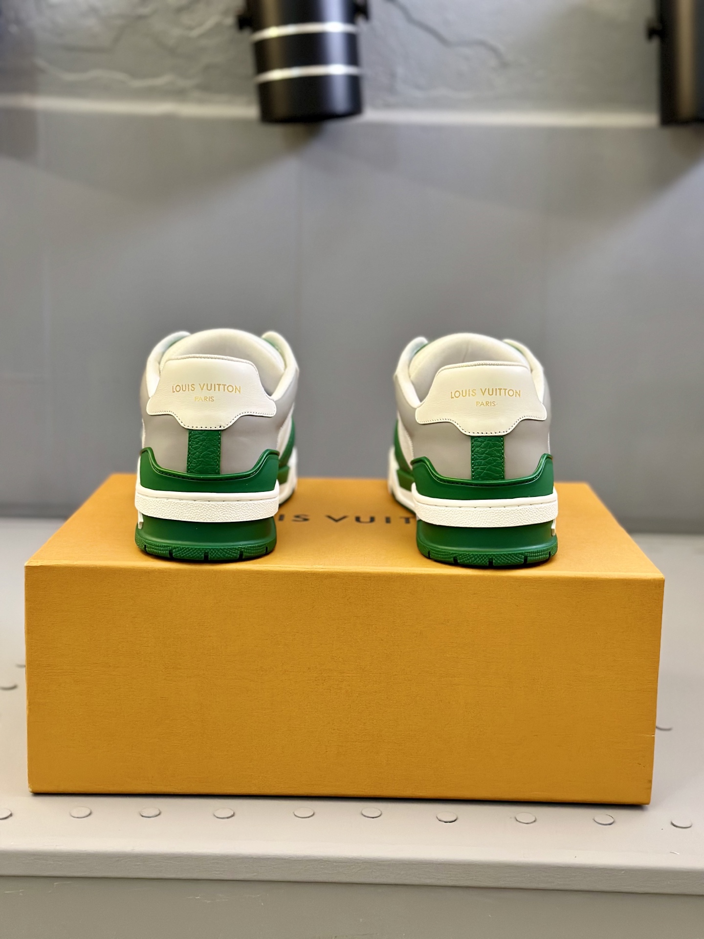 Louis Vuitton Trainer Sneaker Low Green/White Leather, Size 39-44 9 i1743507322184 4636 0 7