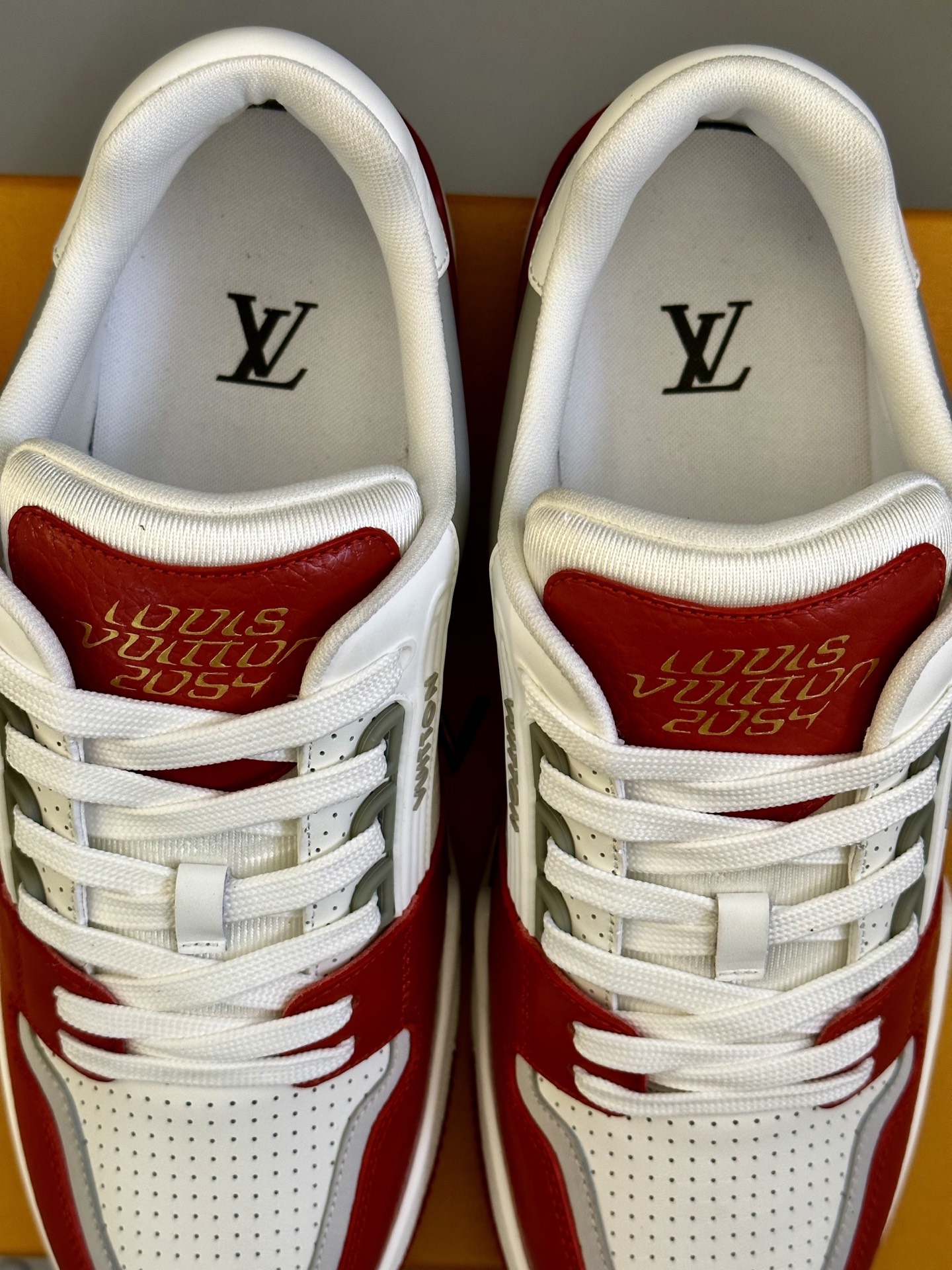 Louis Vuitton Trainer Sneaker Low Red/White Leather, Size 39-44 9 i1743507353578 4432 0 7