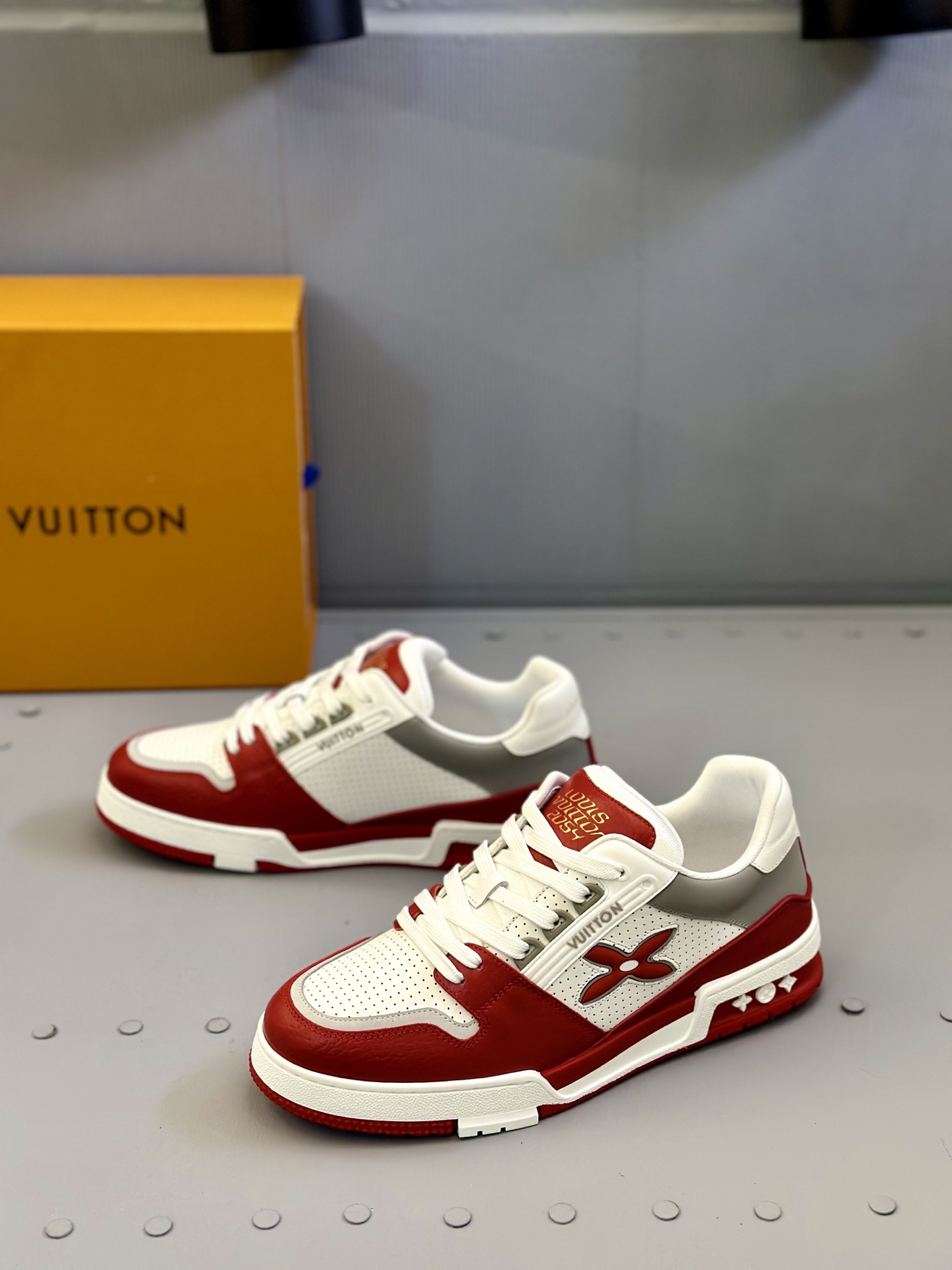 Louis Vuitton Trainer Sneaker Low Red/White Leather, Size 39-44 3 i1743507353627 2384 0 1