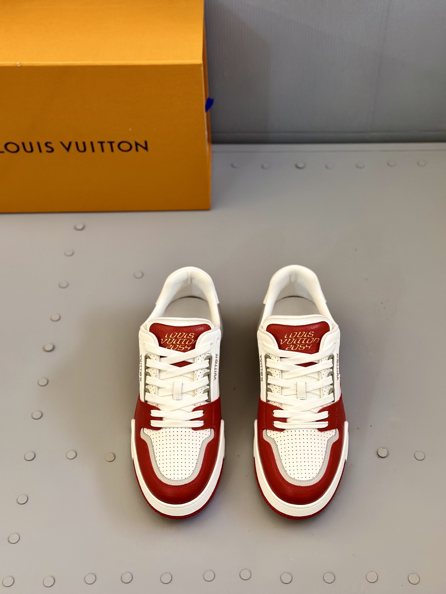 Louis Vuitton Trainer Sneaker Low Red/White Leather, Size 39-44 2 i1743507353654 7949 0 0