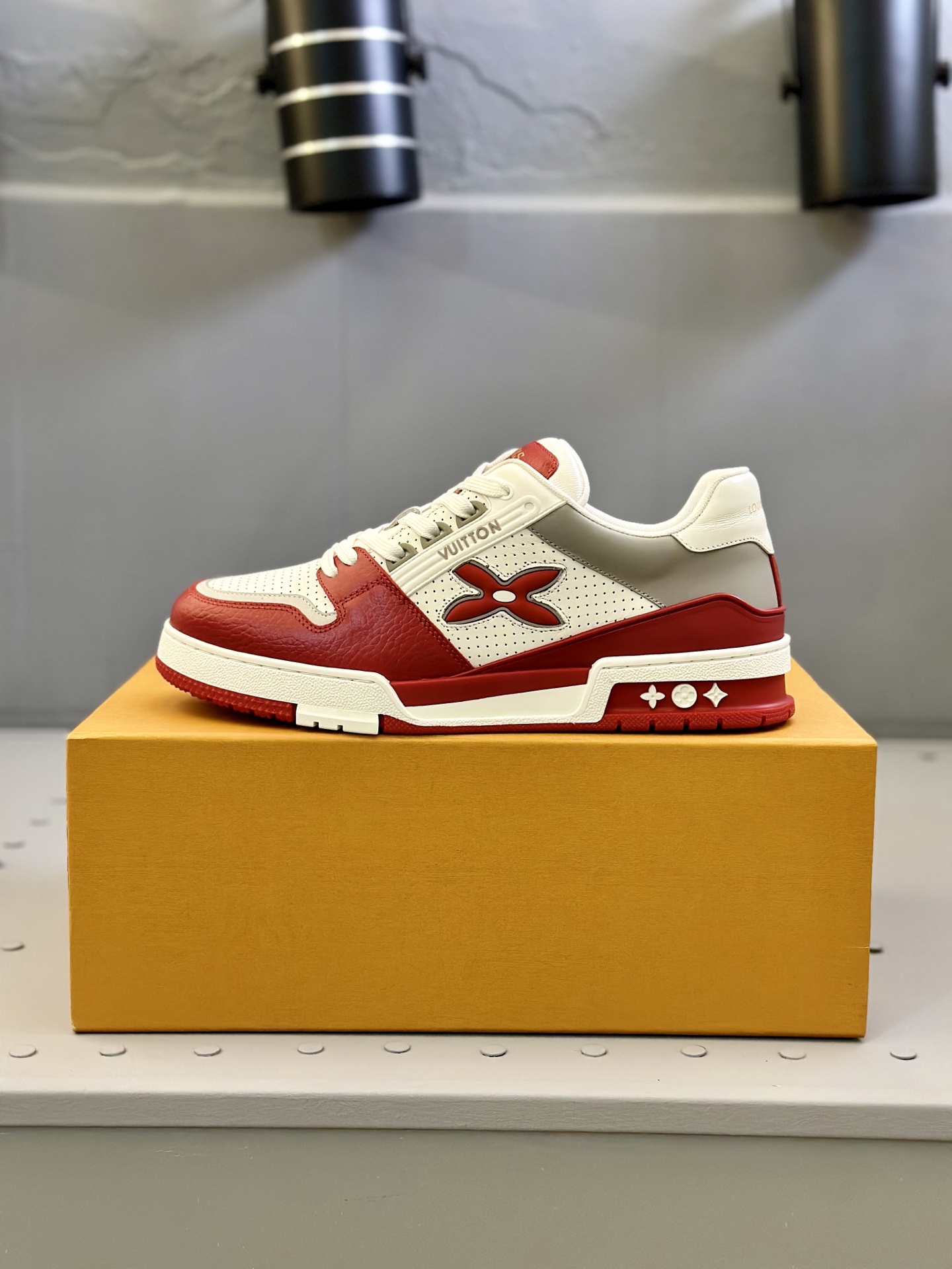 Louis Vuitton Trainer Sneaker Low Red/White Leather, Size 39-44 4 i1743507356849 8400 0 2