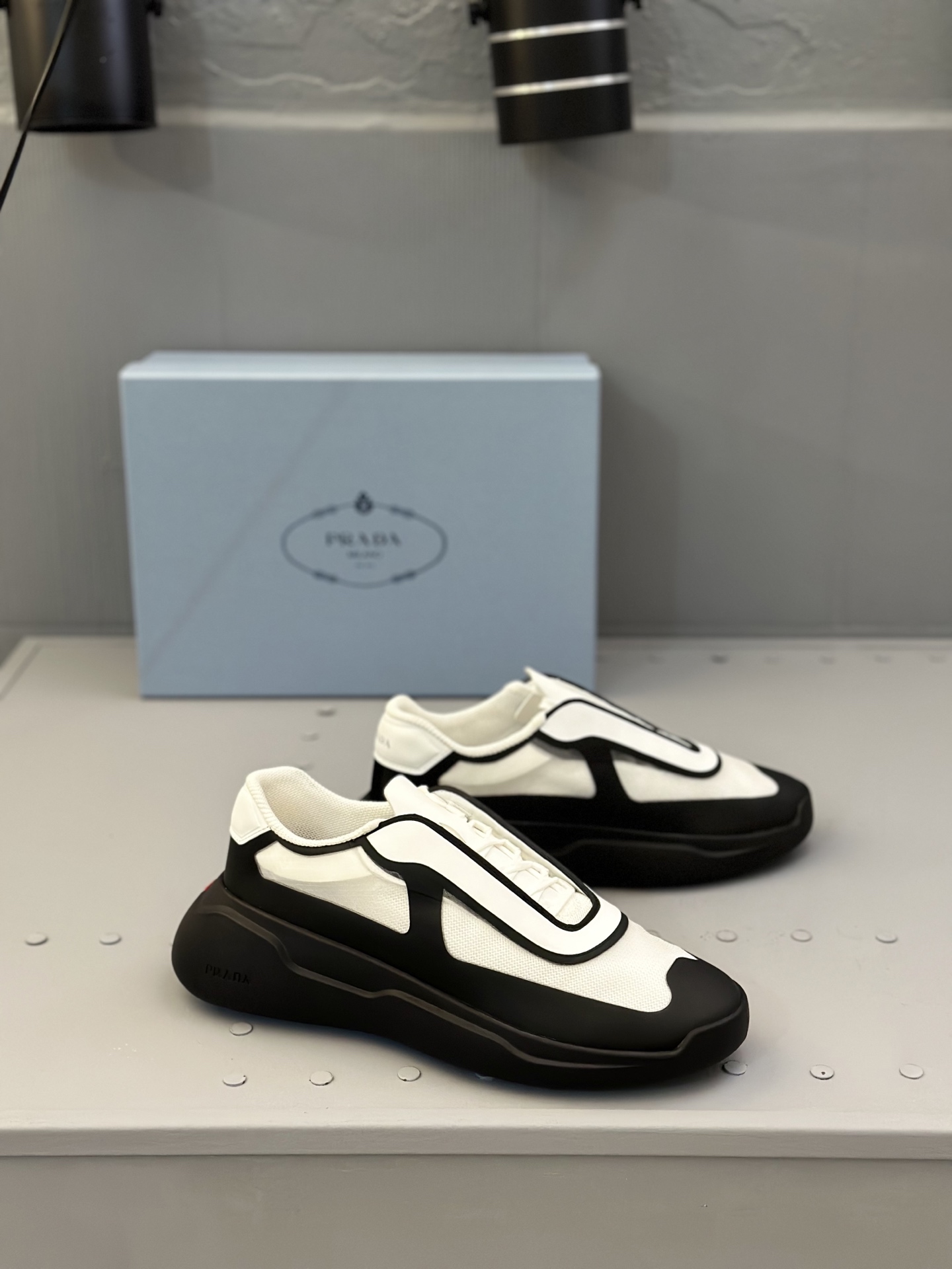 Prada Men's New Casual Sneakers Popular Fashion Sneakers Size 39-44 3 i1744709518946 2337 0 1