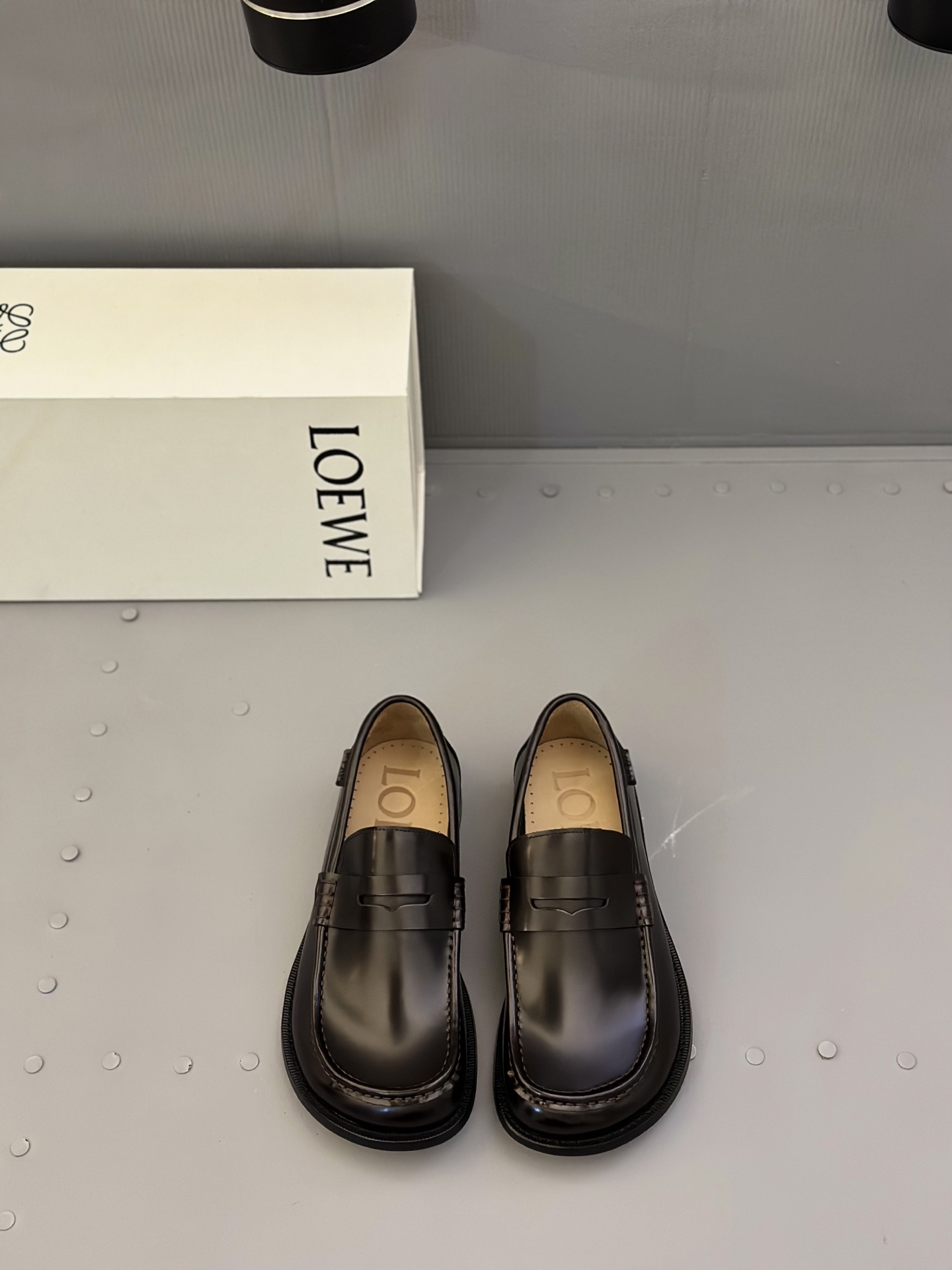 Loewe Ballet Runner Leather Loafers - Classic Style, Comfortable Fit 2 i1745664779480 7182 0 0