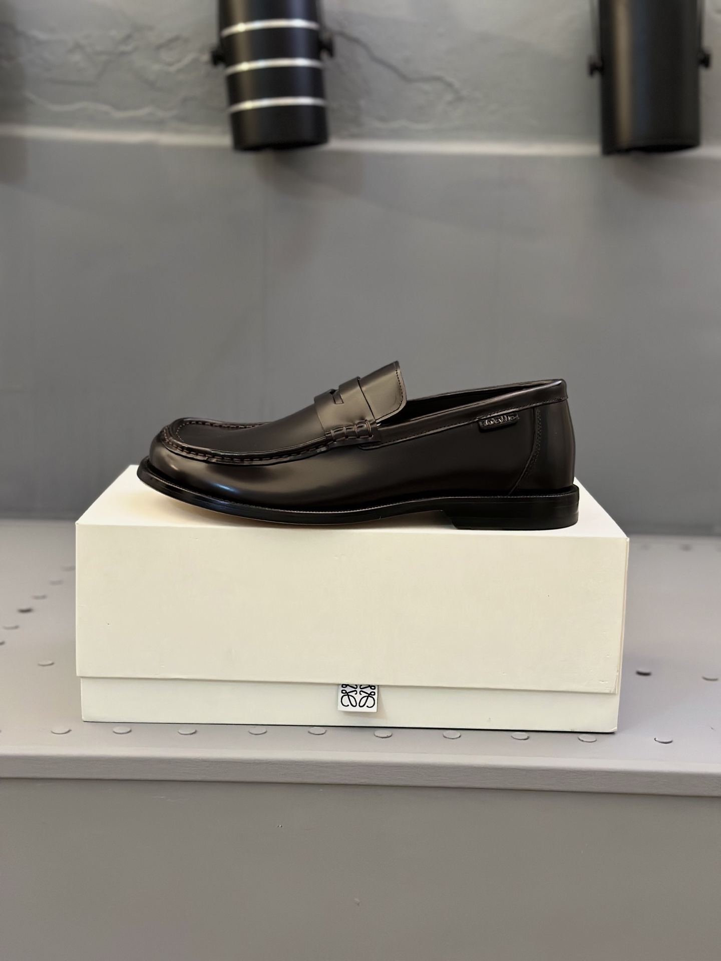 Loewe Ballet Runner Leather Loafers - Classic Style, Comfortable Fit 8 i1745664779612 7770 0 6