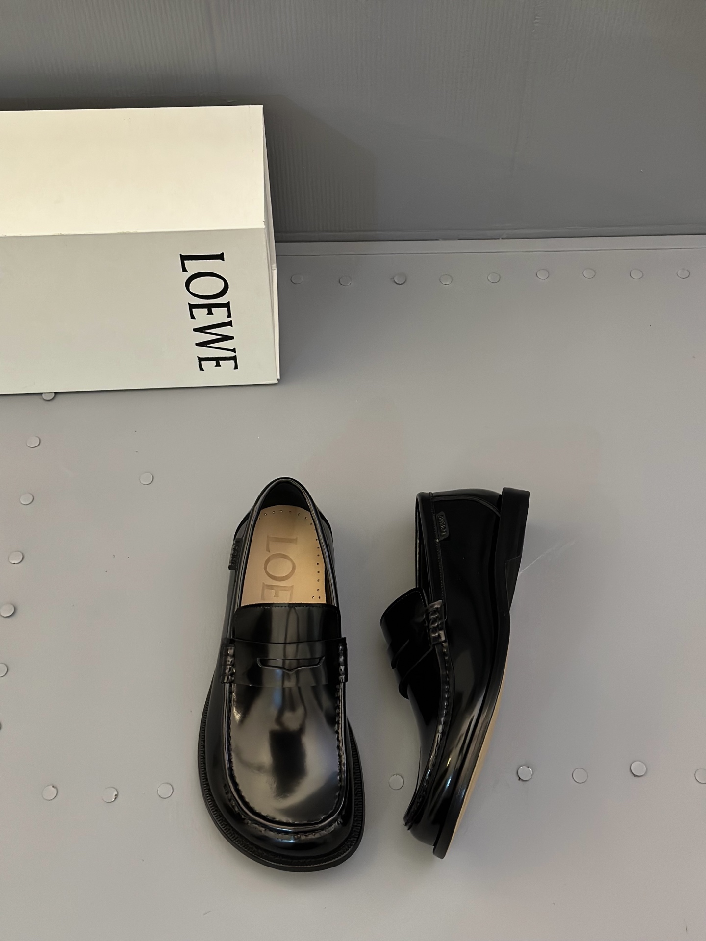 Loewe Ballet Runner Leather Loafers - Classic Style, Comfortable Fit 6 i1745664886423 3768 0 4